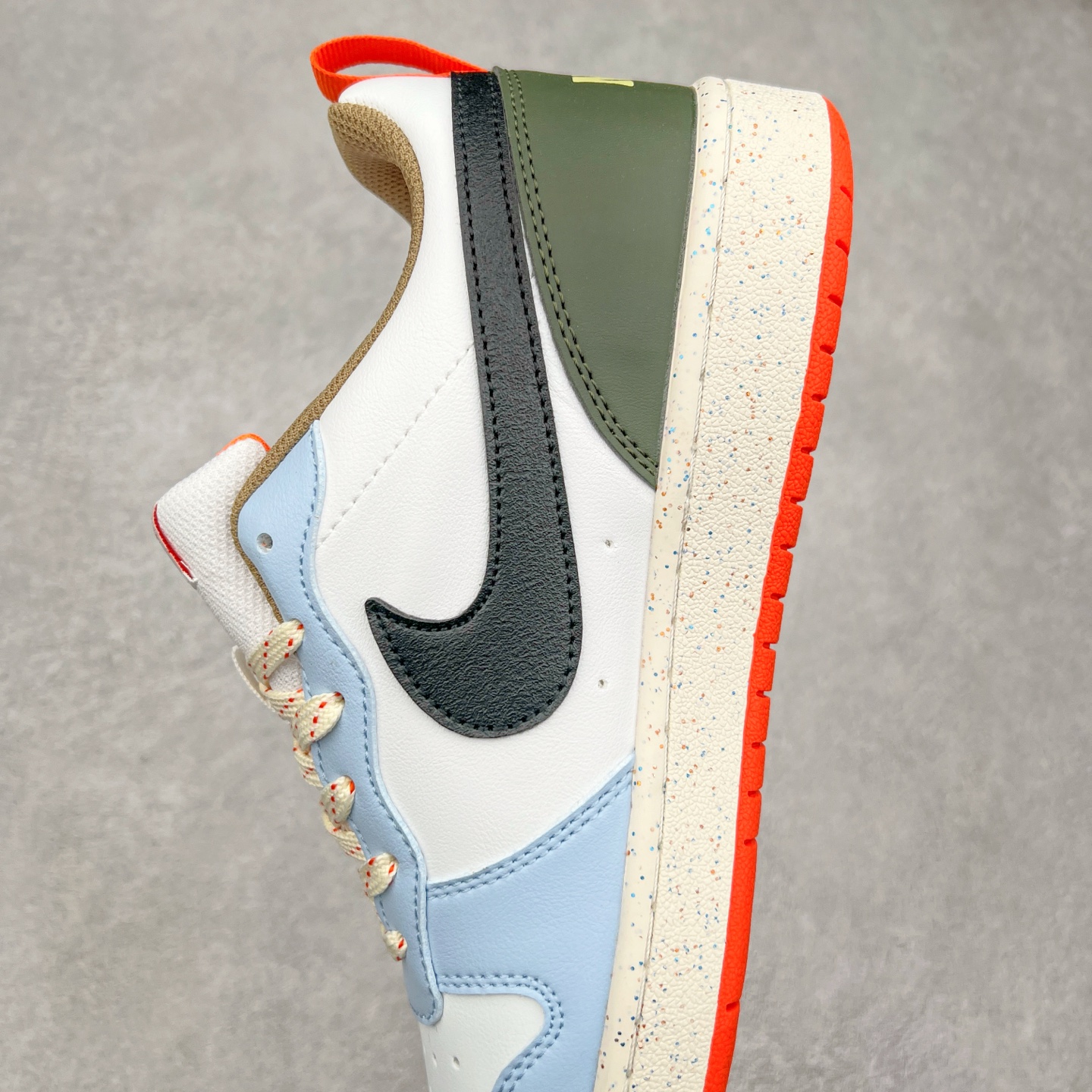 图片[7]-NK Court Borough Low CB2 小空军低帮百搭透气休闲运动板鞋 HF0742-161 口碑实力大厂出品 出货即市场巅峰 全套原纸板楦头开发 原汁原味 完美呈现版型 原数据独家私模大底 超高清洁度 极限压缩成本 超级跑量款式 经典耐用的设计 兼顾舒适脚感和出众风范 演绎匠心之作 结构性的支撑贴合感结合复古篮球设计 塑就场外全明星风范 尺码：35.5 36 36.5 37.5 38 38.5 39 40 40.5 41 42 42.5 43 44 44.5 45 46 47.5-选品中心