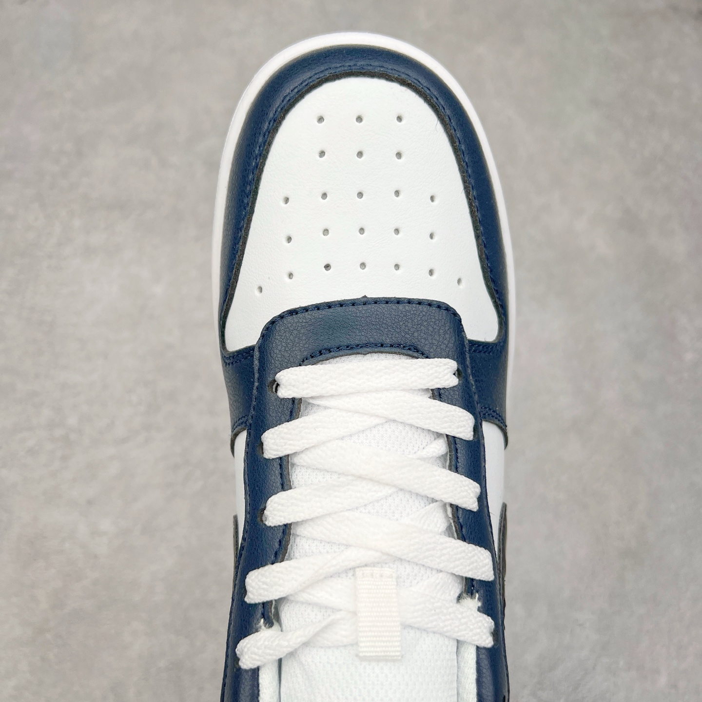 图片[4]-NK Court Borough Low CB2 小空军低帮百搭透气休闲运动板鞋 HF0742-161 口碑实力大厂出品 出货即市场巅峰 全套原纸板楦头开发 原汁原味 完美呈现版型 原数据独家私模大底 超高清洁度 极限压缩成本 超级跑量款式 经典耐用的设计 兼顾舒适脚感和出众风范 演绎匠心之作 结构性的支撑贴合感结合复古篮球设计 塑就场外全明星风范 尺码：35.5 36 36.5 37.5 38 38.5 39 40 40.5 41 42 42.5 43 44 44.5 45 46 47.5-选品中心