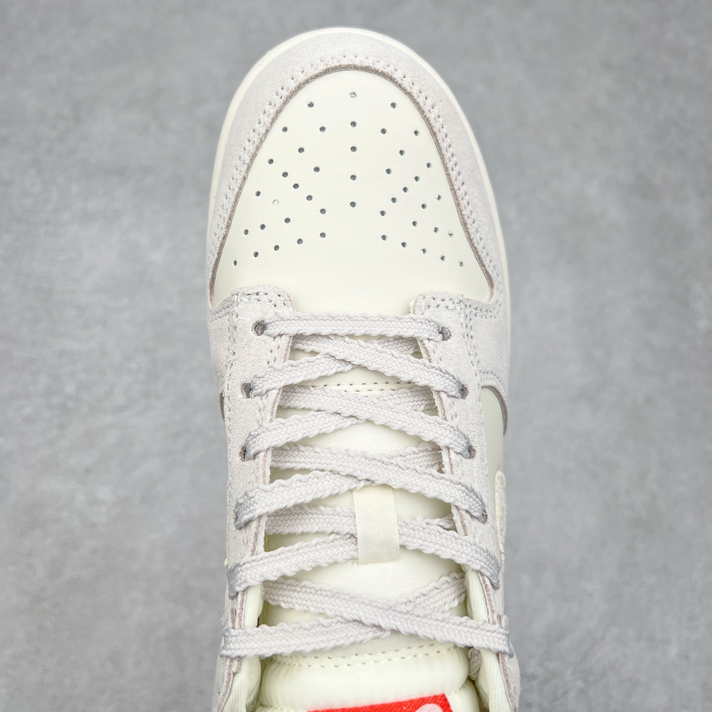 图片[4]-NK Dunk Low HV5231-133 全新支线性价比拉满 迎合行情定价 正确头层皮料 细节均购入原鞋校对开发 全套原纸板楦头加持 细节品控鞋型稳定 独家私模官方最新原厂磨具打造大底 鞋头坡度极致还原 原盒原配 玻璃冲刀 超高清洁度 全鞋零毛边皮料切割 正确中底布背胶中底布拉帮走线 尺码：36 36.5 37.5 38 38.5 39 40 40.5 41 42 42.5 43 44 44.5 45 46-选品中心