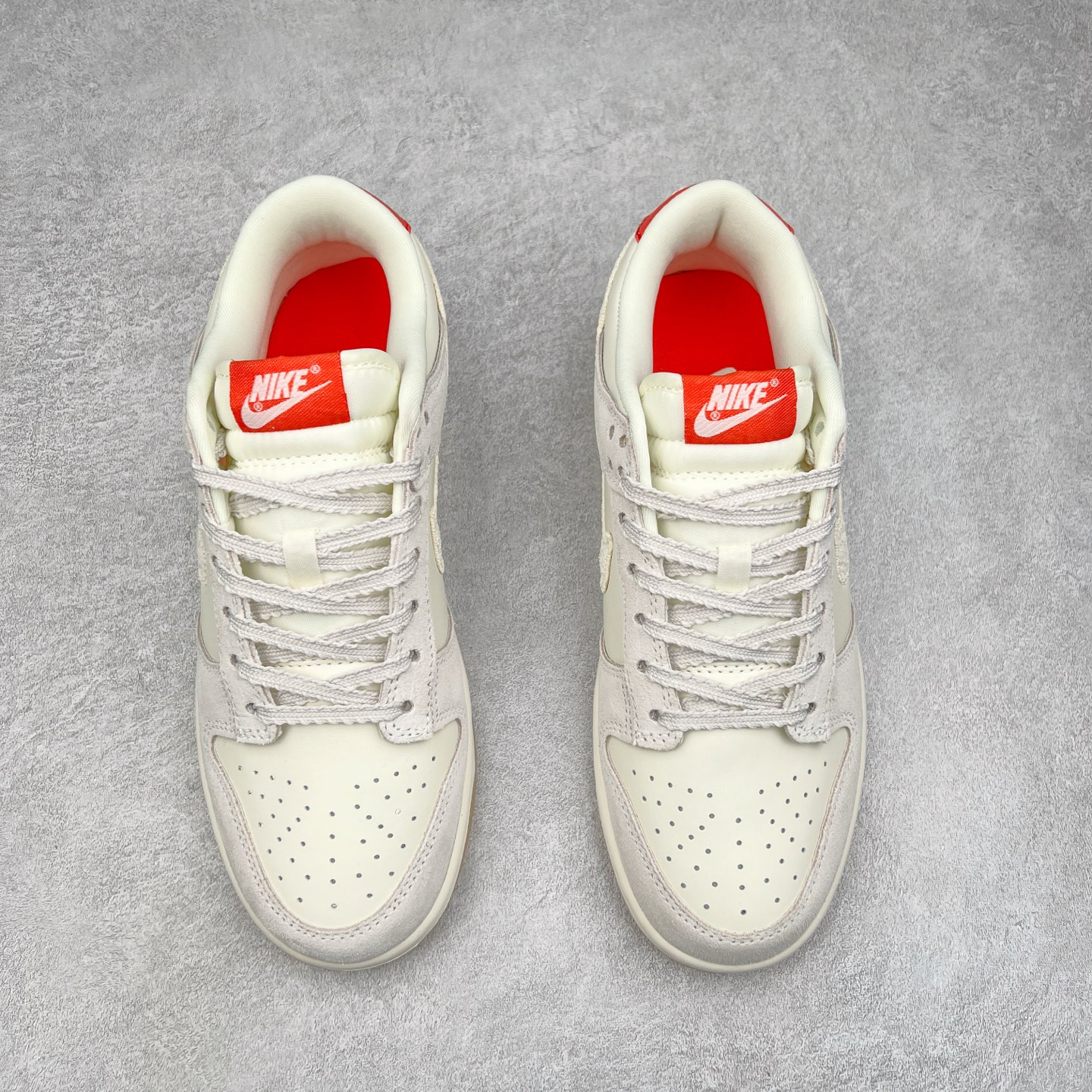 图片[2]-NK Dunk Low HV5231-133 全新支线性价比拉满 迎合行情定价 正确头层皮料 细节均购入原鞋校对开发 全套原纸板楦头加持 细节品控鞋型稳定 独家私模官方最新原厂磨具打造大底 鞋头坡度极致还原 原盒原配 玻璃冲刀 超高清洁度 全鞋零毛边皮料切割 正确中底布背胶中底布拉帮走线 尺码：36 36.5 37.5 38 38.5 39 40 40.5 41 42 42.5 43 44 44.5 45 46-选品中心