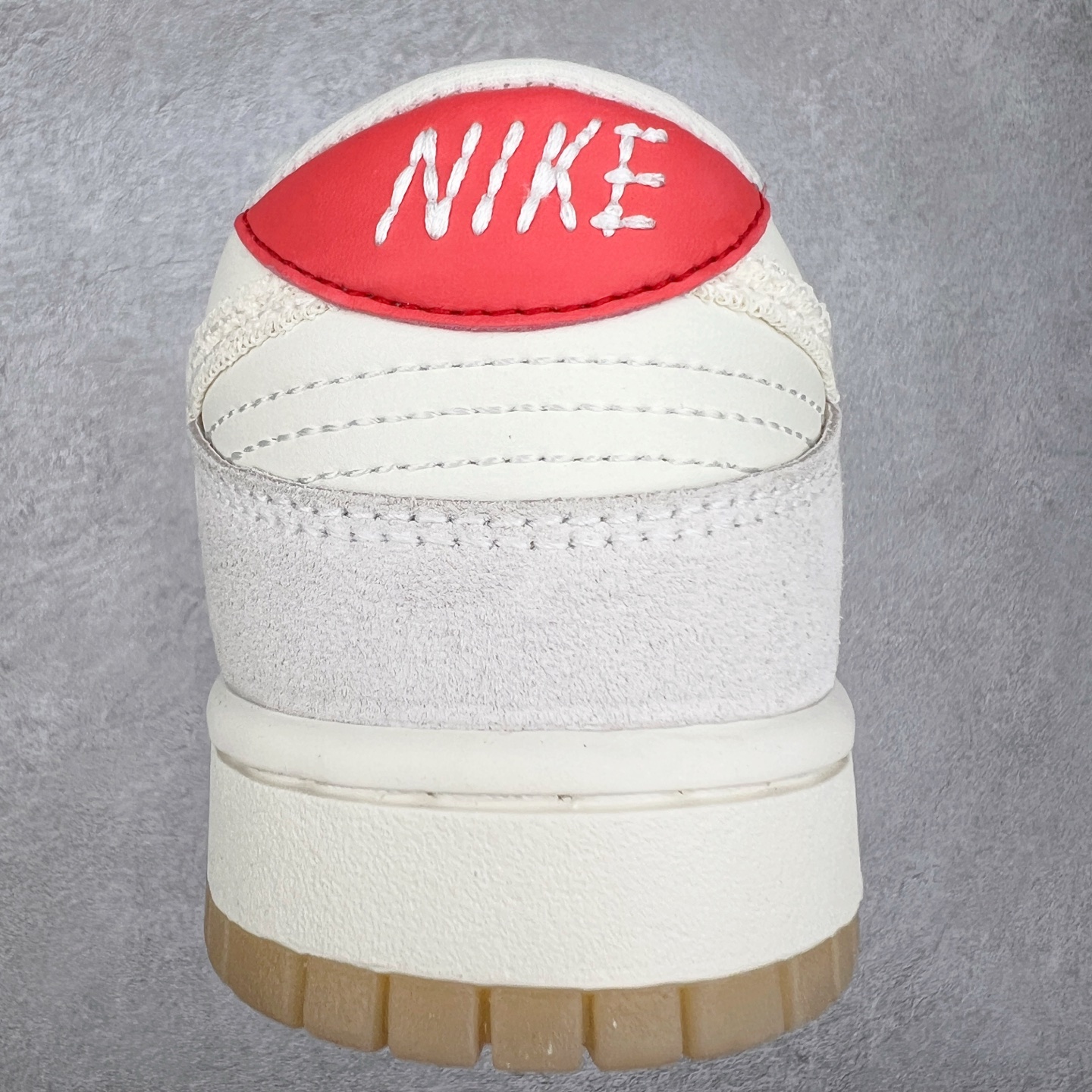 图片[8]-NK Dunk Low HV5231-133 全新支线性价比拉满 迎合行情定价 正确头层皮料 细节均购入原鞋校对开发 全套原纸板楦头加持 细节品控鞋型稳定 独家私模官方最新原厂磨具打造大底 鞋头坡度极致还原 原盒原配 玻璃冲刀 超高清洁度 全鞋零毛边皮料切割 正确中底布背胶中底布拉帮走线 尺码：36 36.5 37.5 38 38.5 39 40 40.5 41 42 42.5 43 44 44.5 45 46-选品中心