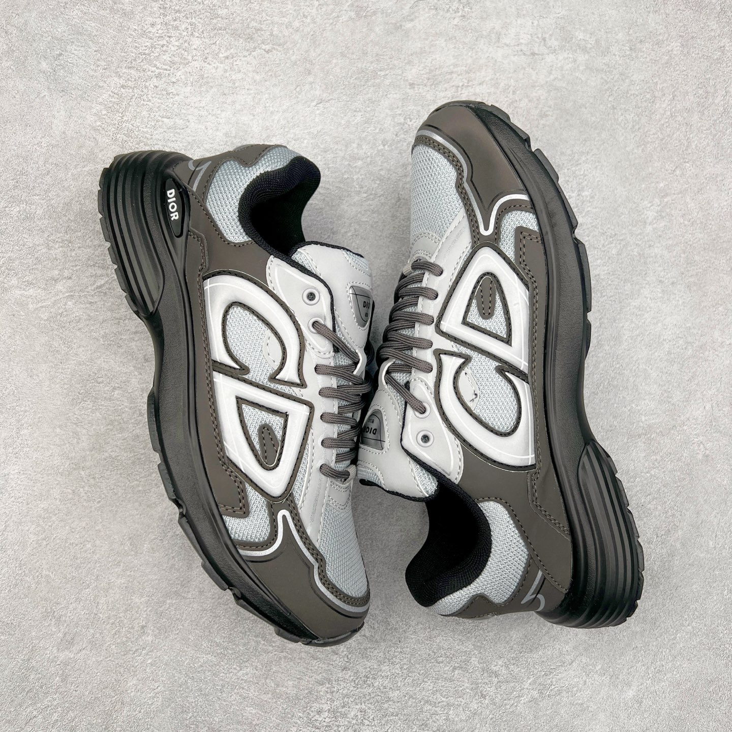 图片[3]-＃福利特价 Dior B30 迪奥网眼织物低帮运动休闲鞋 该款系列采用黑网色眼织物白和色科技料面精心制 作饰以反光“CD30”图形标志 外格轻盈的刻雕效果橡胶鞋搭底配标志性点的缀提升格调 内弹部力细节塑造想理的舒适穿着体验可与各休式闲造型配搭 彰显尚时现代的运风动范 尺码：36 37 35 39 40 41 42 43 44 45-选品中心