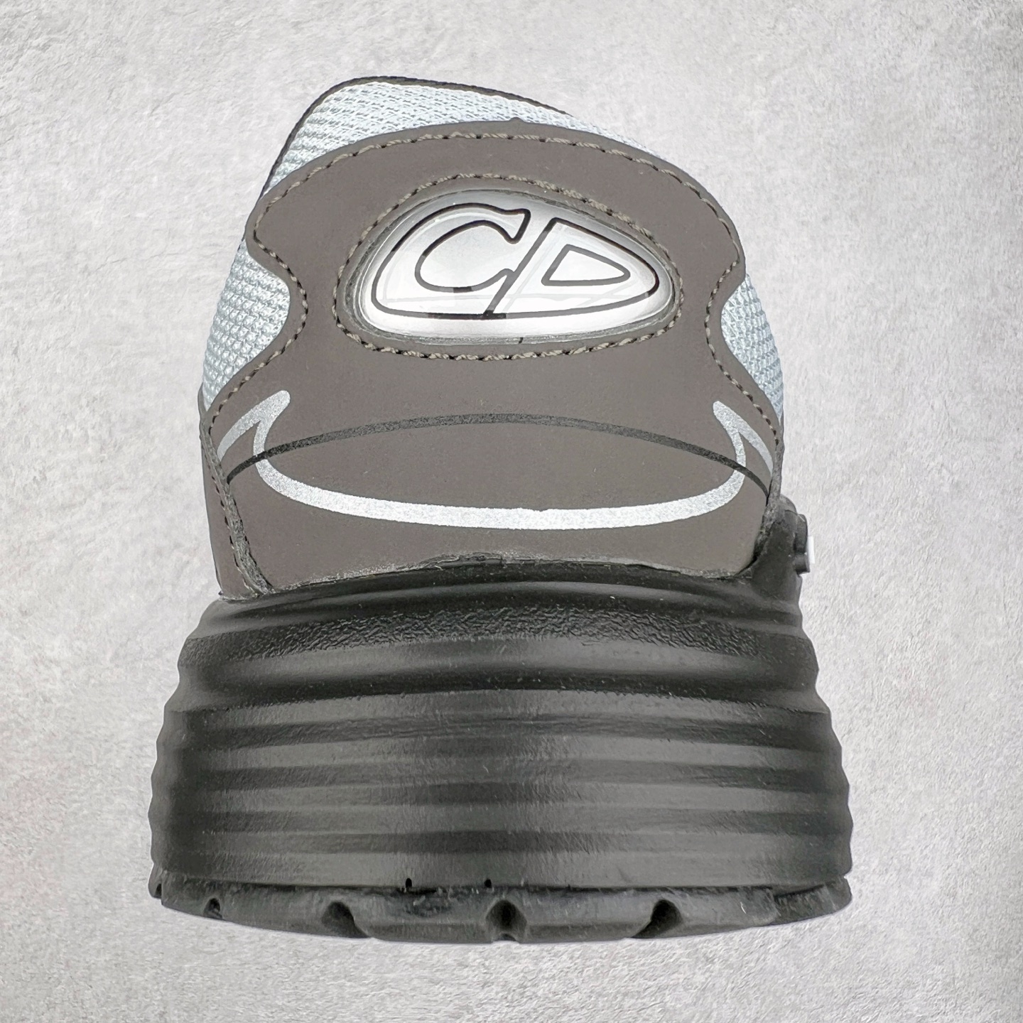 图片[8]-＃福利特价 Dior B30 迪奥网眼织物低帮运动休闲鞋 该款系列采用黑网色眼织物白和色科技料面精心制 作饰以反光“CD30”图形标志 外格轻盈的刻雕效果橡胶鞋搭底配标志性点的缀提升格调 内弹部力细节塑造想理的舒适穿着体验可与各休式闲造型配搭 彰显尚时现代的运风动范 尺码：36 37 35 39 40 41 42 43 44 45-选品中心