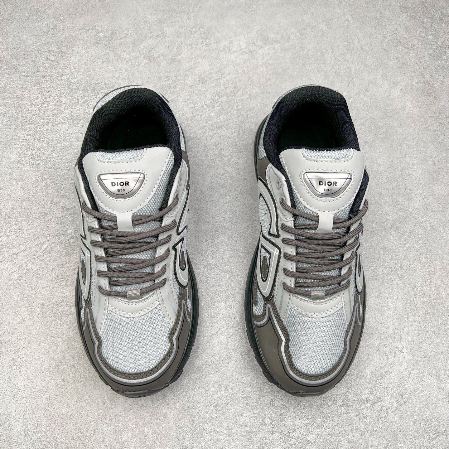 图片[2]-＃福利特价 Dior B30 迪奥网眼织物低帮运动休闲鞋 该款系列采用黑网色眼织物白和色科技料面精心制 作饰以反光“CD30”图形标志 外格轻盈的刻雕效果橡胶鞋搭底配标志性点的缀提升格调 内弹部力细节塑造想理的舒适穿着体验可与各休式闲造型配搭 彰显尚时现代的运风动范 尺码：36 37 35 39 40 41 42 43 44 45-选品中心