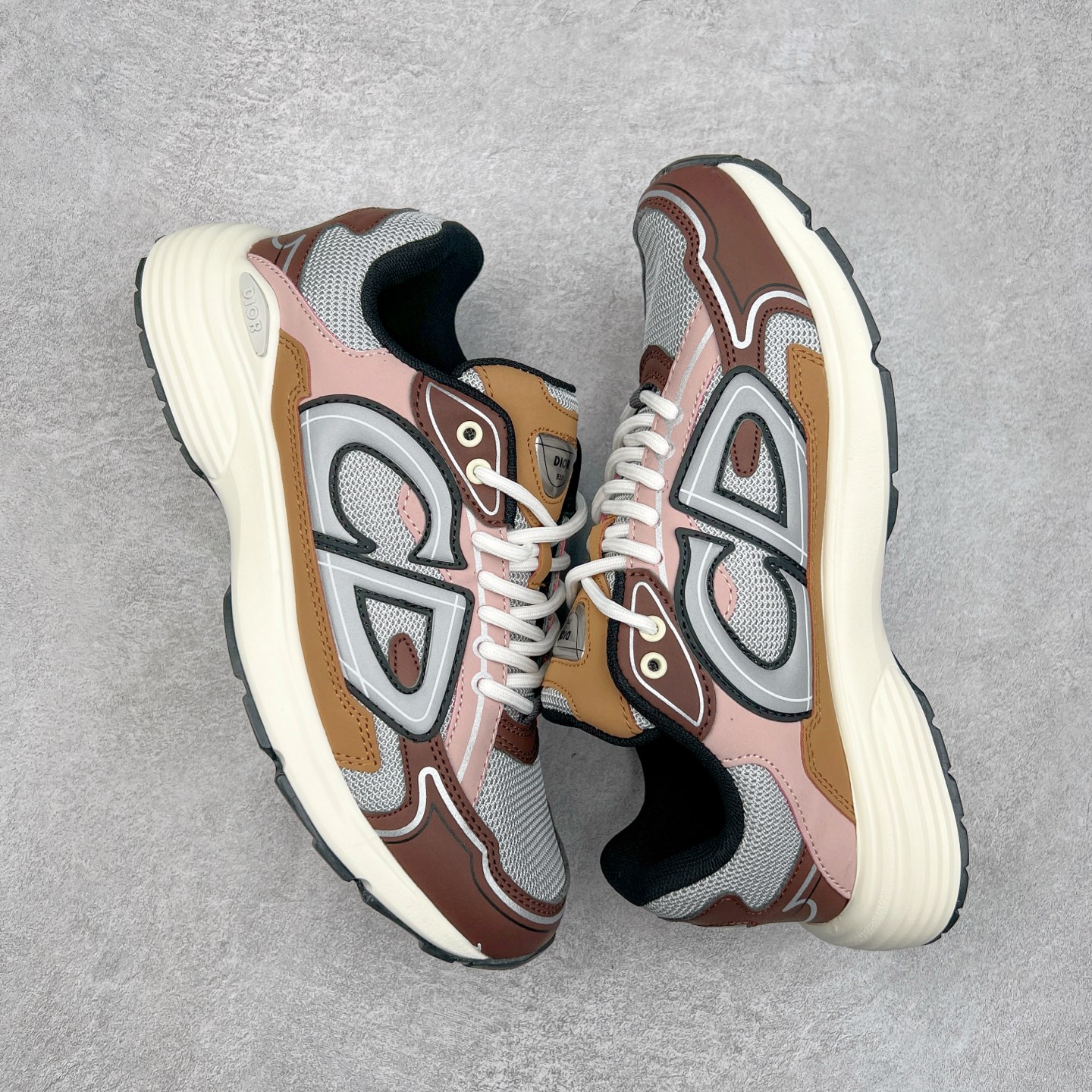 图片[3]-＃福利特价 Dior B30 迪奥网眼织物低帮运动休闲鞋 该款系列采用黑网色眼织物白和色科技料面精心制 作饰以反光“CD30”图形标志 外格轻盈的刻雕效果橡胶鞋搭底配标志性点的缀提升格调 内弹部力细节塑造想理的舒适穿着体验可与各休式闲造型配搭 彰显尚时现代的运风动范 尺码：36 37 35 39 40 41 42 43 44 45-选品中心