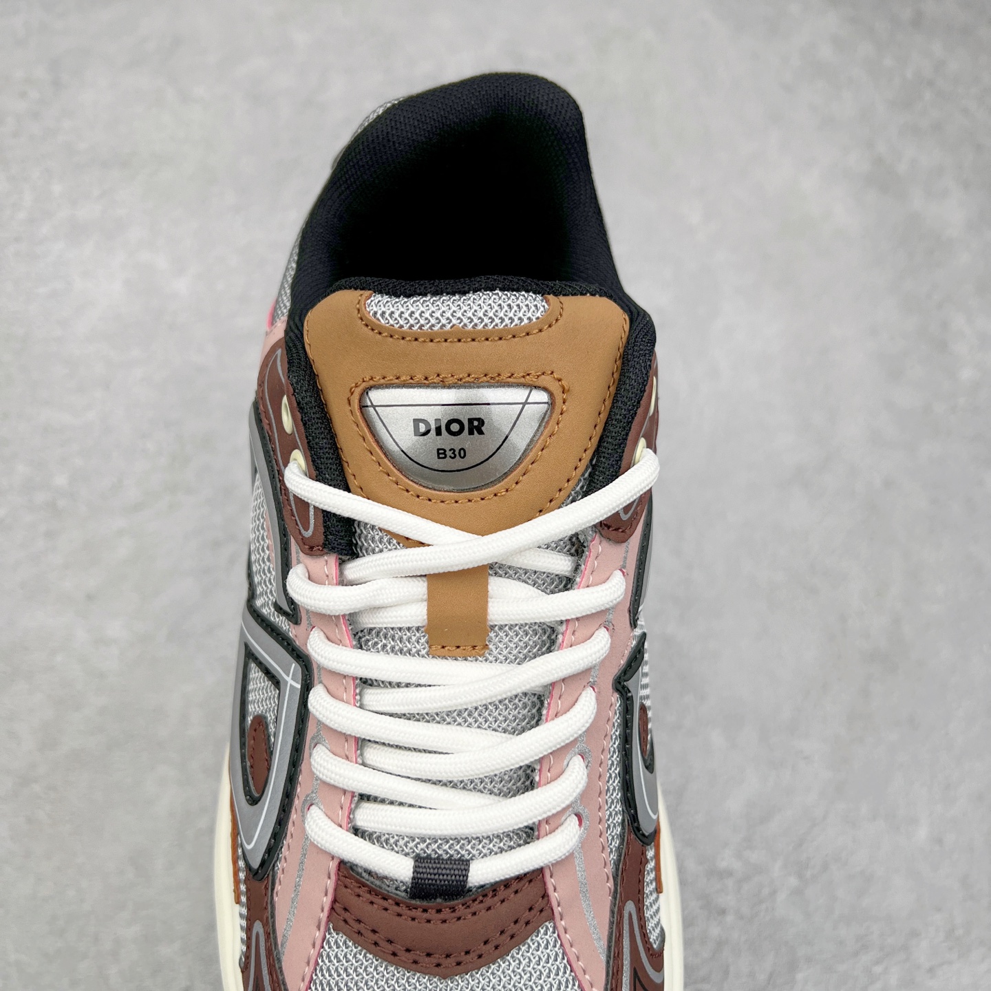 图片[5]-＃福利特价 Dior B30 迪奥网眼织物低帮运动休闲鞋 该款系列采用黑网色眼织物白和色科技料面精心制 作饰以反光“CD30”图形标志 外格轻盈的刻雕效果橡胶鞋搭底配标志性点的缀提升格调 内弹部力细节塑造想理的舒适穿着体验可与各休式闲造型配搭 彰显尚时现代的运风动范 尺码：36 37 35 39 40 41 42 43 44 45-选品中心