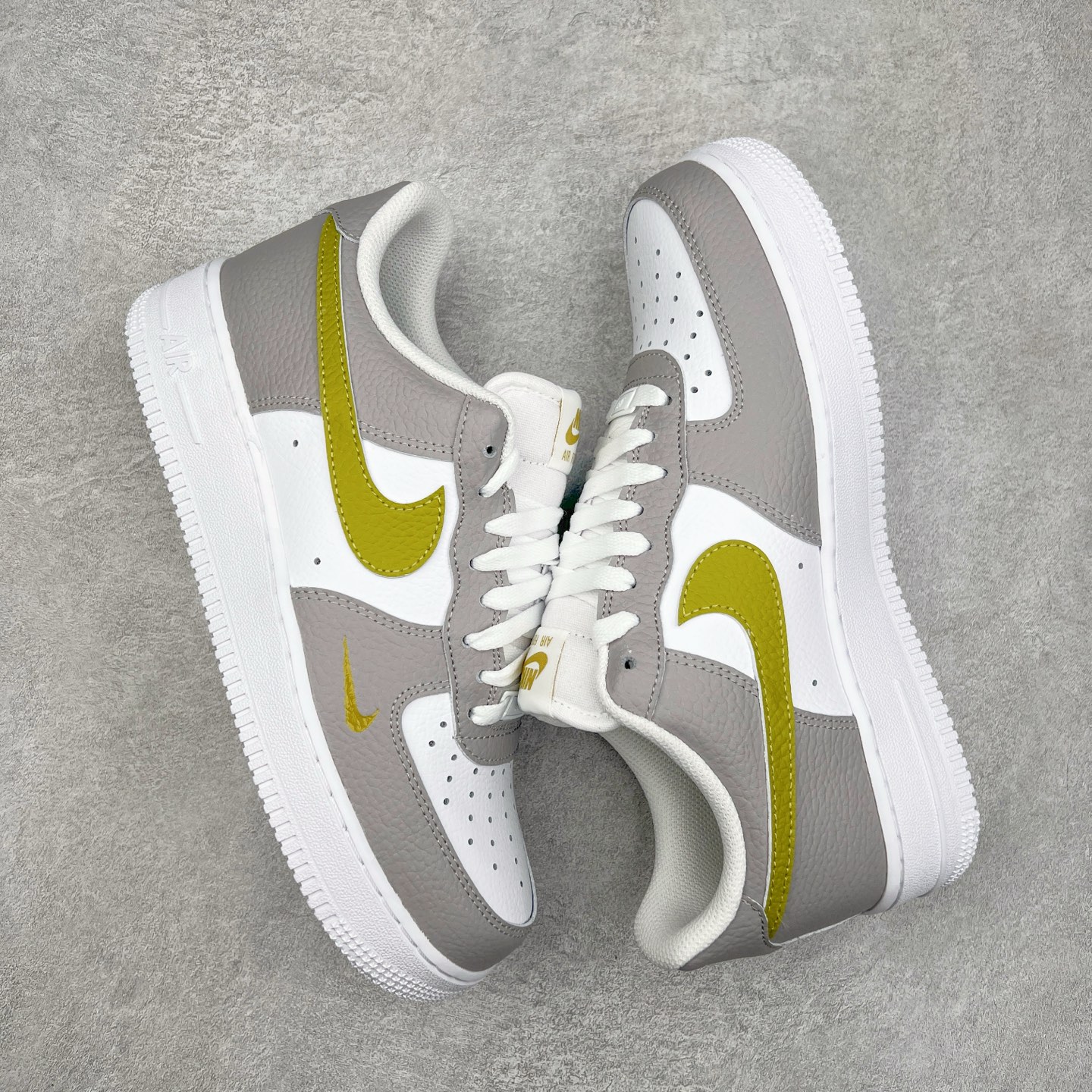 图片[3]-NK Air Force 1´07 Low 空军一号低帮百搭休闲运动板鞋 IB3881-001 柔软、弹性十足的缓震性能和出色的中底设计 横跨复古与现代的外型结合 造就出风靡全球 三十多年的Force 1 直到今天还深受青睐 实拍调校N版已经零色差零失真 百分百还原实物色彩所见即所得 不存在货不对板色差等低级问题 选购参考实物拍摄 不混卖不参货 只用心做好货严格选品 承诺混一赔十 尺码：36 36.5 37.5 38 38.5 39 40 40.5 41 42 42.5 43 44 44.5 45 46-选品中心