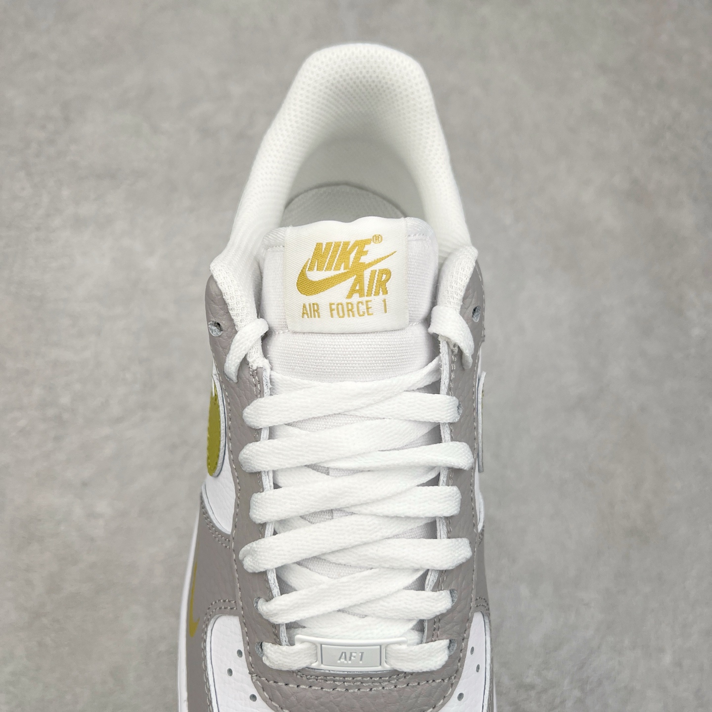 图片[5]-NK Air Force 1´07 Low 空军一号低帮百搭休闲运动板鞋 IB3881-001 柔软、弹性十足的缓震性能和出色的中底设计 横跨复古与现代的外型结合 造就出风靡全球 三十多年的Force 1 直到今天还深受青睐 实拍调校N版已经零色差零失真 百分百还原实物色彩所见即所得 不存在货不对板色差等低级问题 选购参考实物拍摄 不混卖不参货 只用心做好货严格选品 承诺混一赔十 尺码：36 36.5 37.5 38 38.5 39 40 40.5 41 42 42.5 43 44 44.5 45 46-选品中心