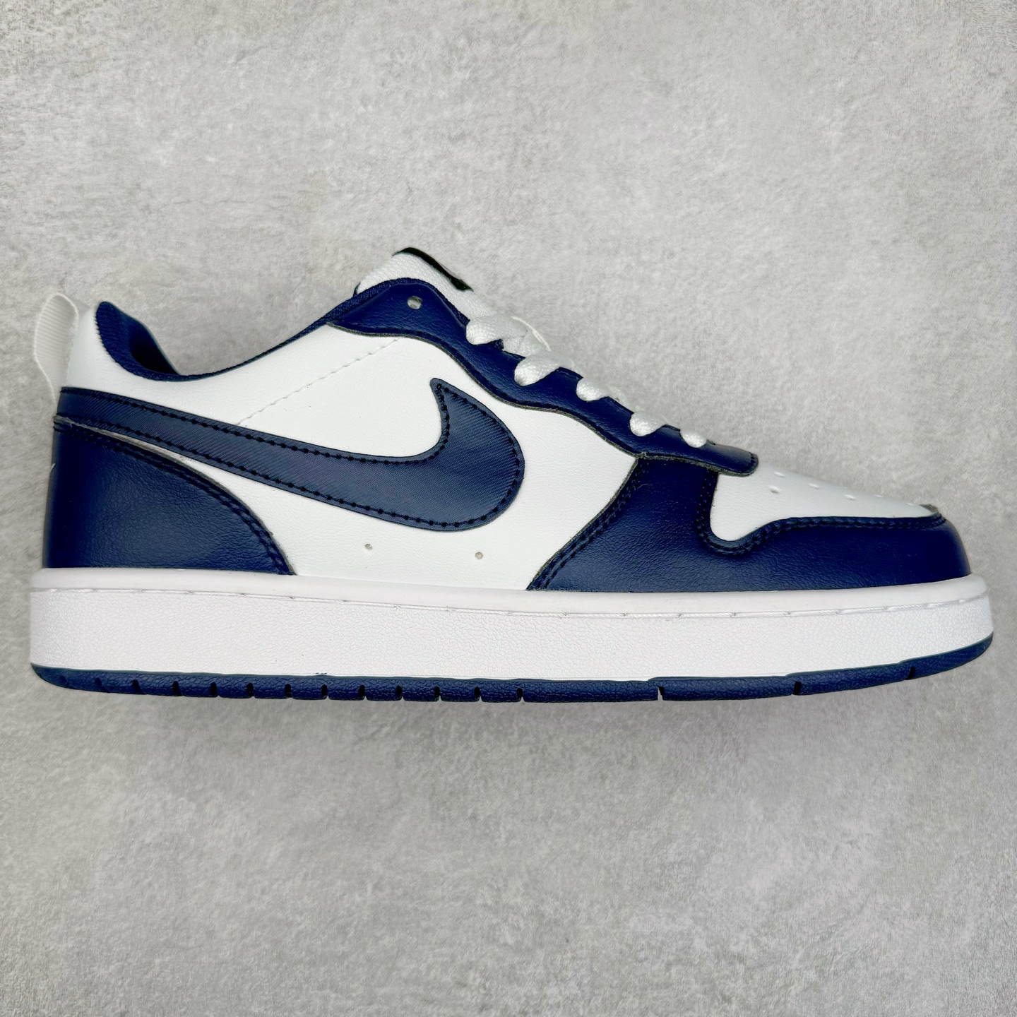 图片[7]-NK Court Borough Low CB2 小空军低帮百搭透气休闲运动板鞋 HF0742-161 口碑实力大厂出品 出货即市场巅峰 全套原纸板楦头开发 原汁原味 完美呈现版型 原数据独家私模大底 超高清洁度 极限压缩成本 超级跑量款式 经典耐用的设计 兼顾舒适脚感和出众风范 演绎匠心之作 结构性的支撑贴合感结合复古篮球设计 塑就场外全明星风范 尺码：35.5 36 36.5 37.5 38 38.5 39 40 40.5 41 42 42.5 43 44 44.5 45 46 47.5-选品中心