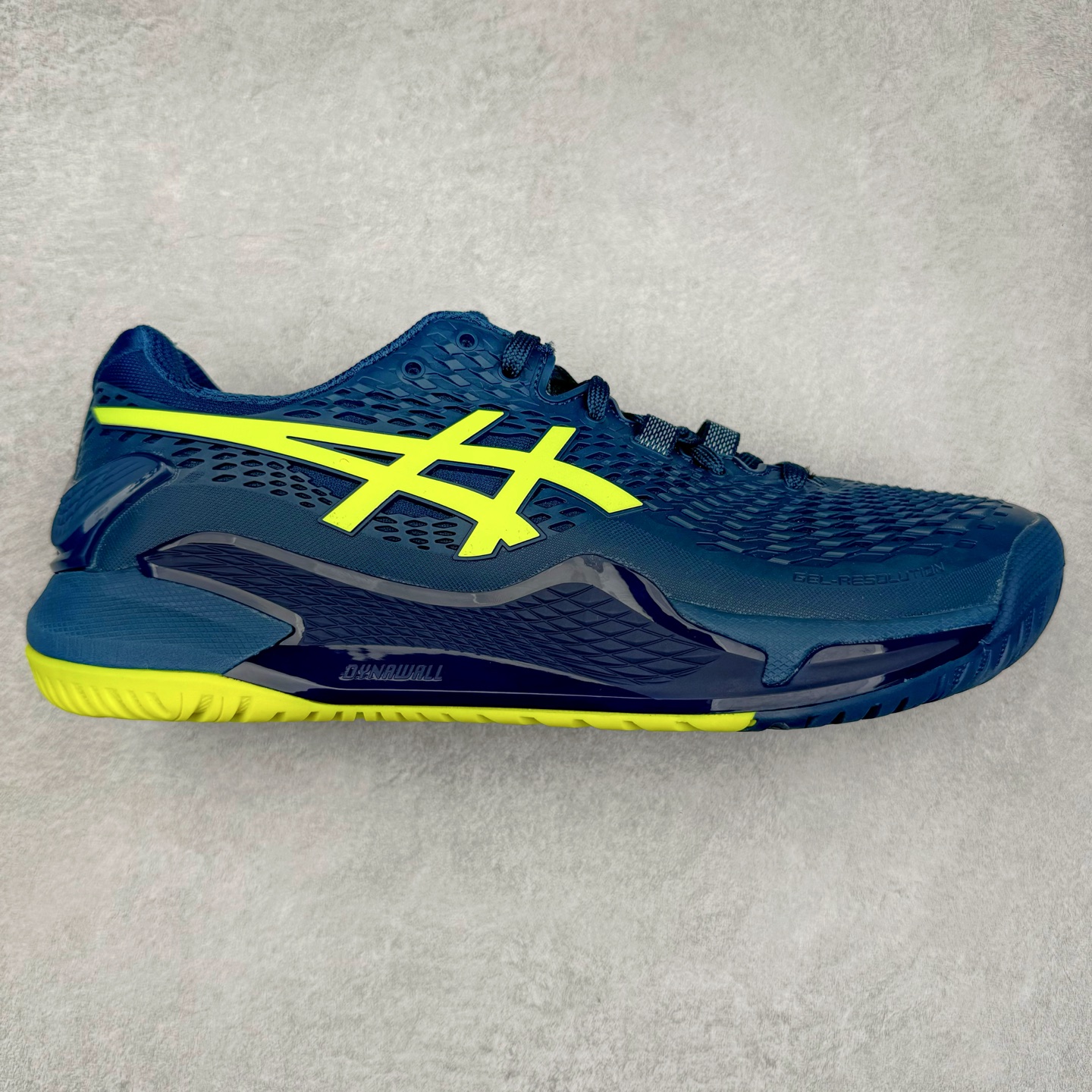 Asics Gel-Resolution 9 亚瑟士防滑耐磨透气 低帮网球鞋 Gel Resolution 9 是一款为快速进攻型球员设计的网球鞋，它有以下特点：鞋底没有刚性的鞋骨，让脚底感受到更多缓冲，舒适度极高。鞋内提供出色的支撑力和梦幻般的舒适感，让你在场上自信满满。鞋底采用 DynaWall 技术，增强了抓地力和反弹力，让你在移动中更灵活。尺码：36 36.5 37 38 38.5 39 40 40.5 41 42 42.5 43 44 45-选品中心