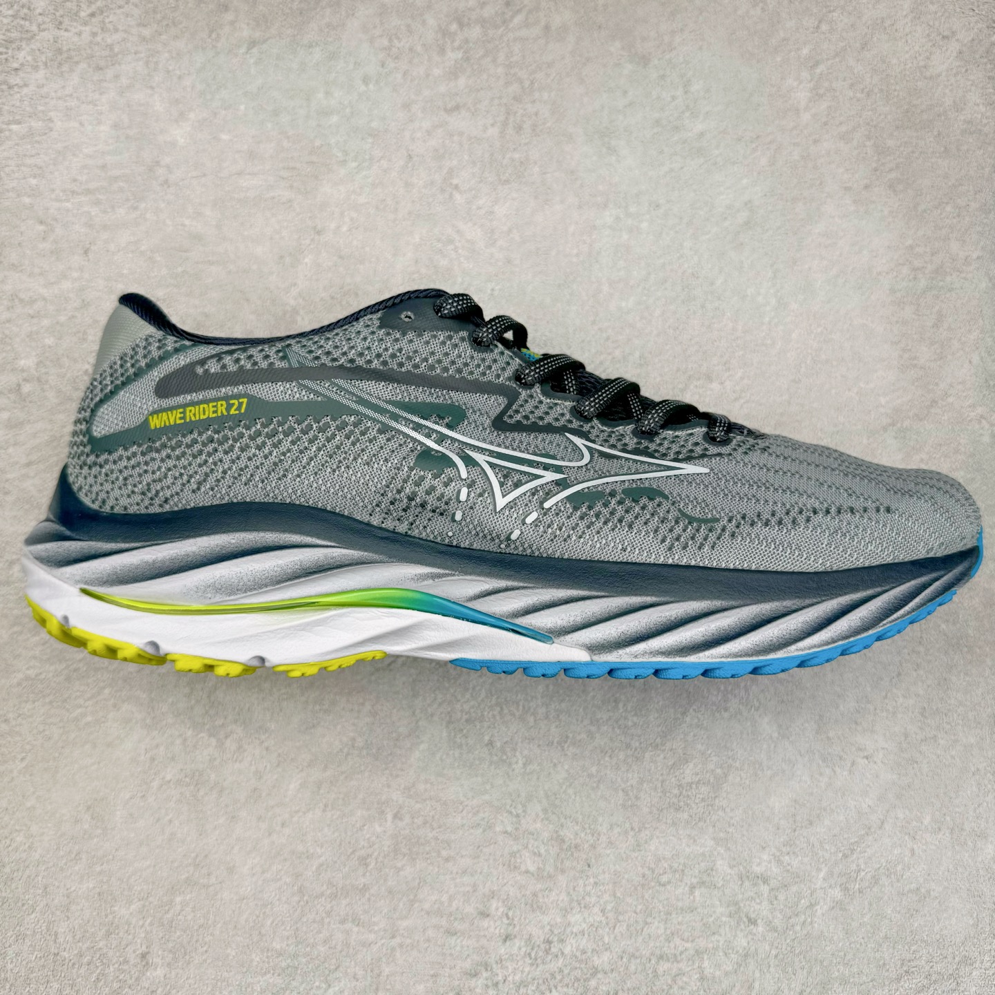 图片[2]-Mizuno Wave Rider 27 美津浓复古厚底织物合成革防滑耐磨透气低帮休闲跑步鞋 美津浓（Mizuno）是日本美津浓株式会社于1906年创立的运动品牌，经过一个多世纪的不断努力现已成为世界著名的运动器具、服装和鞋类生产商。美津浓力求服务于各类运动项目，并竭力使运动生活更加愉快和振奋。产品种类齐全，覆盖几乎全部主要运动项目，达到30万多个品类。尺码：36 36.5 37.5 38 38.5 39 40 40.5 41 42 42.5 43 44 44.5 45-选品中心