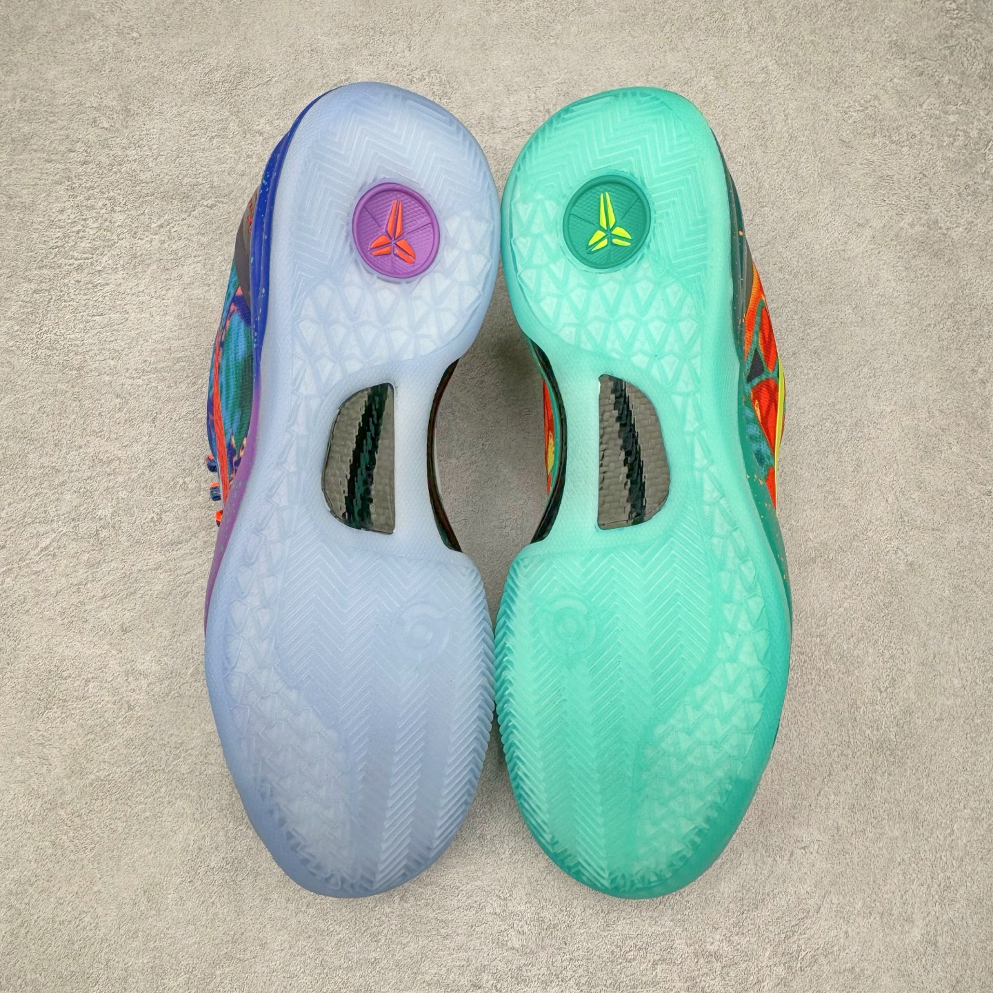 图片[9]-＃S2纯原 NK Zoom Kobe Ⅷ System 科比8代复刻实战运动低帮文化篮球鞋 鸳鸯配色 HM9621-900 React科技鞋垫加持 实战配置直接拉满 原楦纸板开发 鞋身流线型、后跟塑形 区分土肥圆 原厂针织鞋面一针一线匹配原版 全身鞋材卡料色独家定制 唯一万针立体刺绣SWOOSH 真实底模最大48.5 实战利器 专供海外市场 尺码：40 40.5 41 42 42.5 43 44 44.5 45 46 47.5 48.5 （脚宽、脚胖 建议买大半码）-选品中心