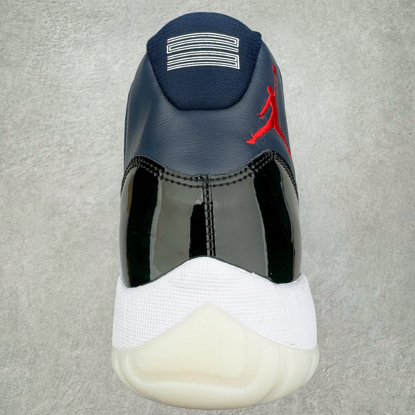 图片[8]-＃NC版 Air Jordan AJ11 Retro 黑藏蓝 CT8012-406 原楦原档案数据开模打造 原厂中底拉帮钢印 原厂漆皮 防冻不开裂 头层皮料 原装鞋撑 水晶大底正确色度色泽 原楦原数据刺绣 原厂车缝走线及对位 毫厘不差 飞人logo采用原数据电脑刺绣 原装正品碳纤维真实碳板 增强抗扭 原内标 原盒标 正确官方原盒 原厂防氧化水晶外底 原厂配套厂全掌solo气垫 尺码：40 40.5 41 42 42.5 43 44 44.5 45 46 47.5-选品中心