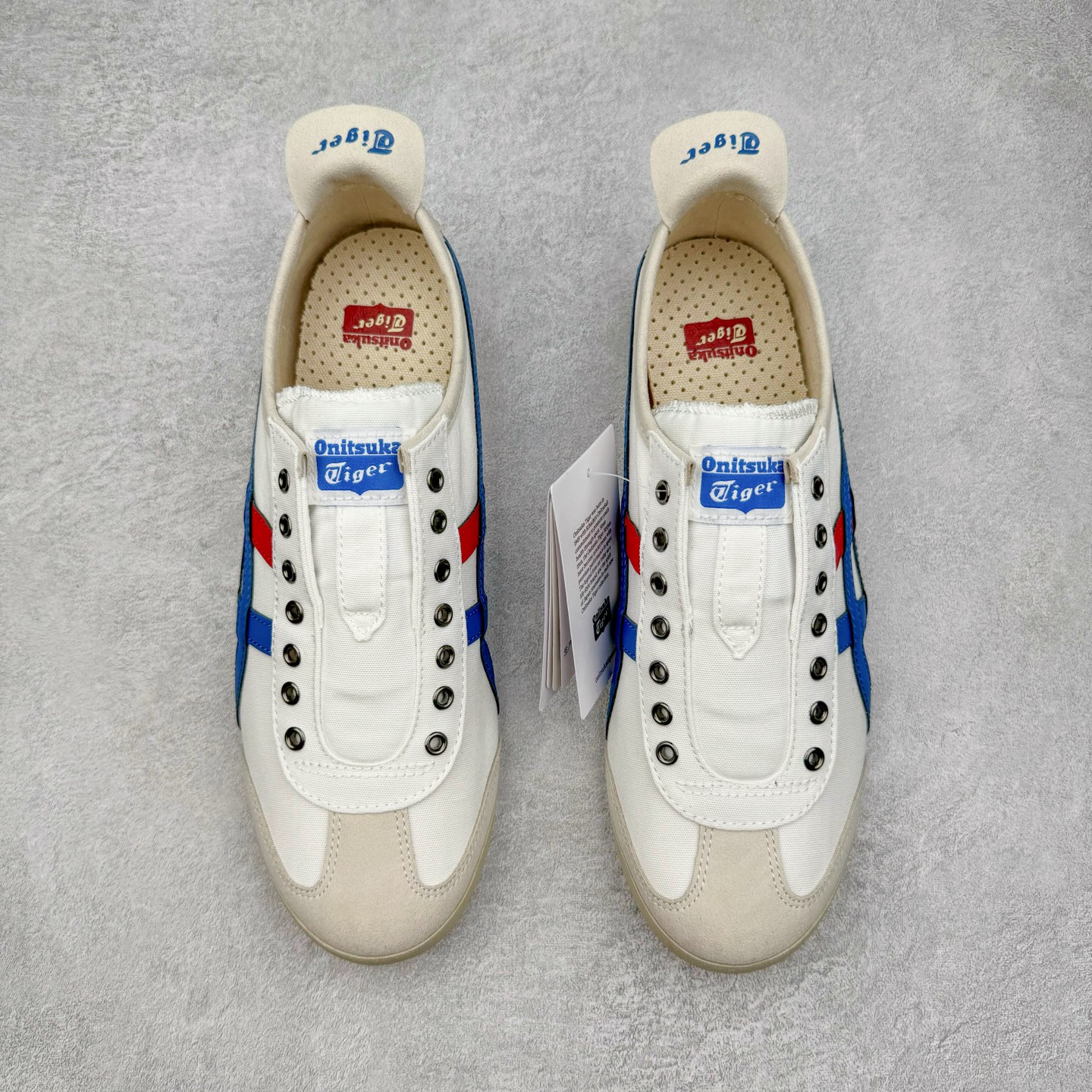 图片[2]-＃HK纯原 Asics Onitsuka Tiger MEXICO 66 亚瑟士鬼冢虎复古经典板鞋 市场最强版本 原厂牛津布加持 海外订单工厂出品 超成熟稳定的做工品控 原装全套纸板楦头开发 原汁原味 完美呈现版型 私模正确鞋底咬花纹路 一比一鞋头弧度高度鞋身弧度 绝不口嗨 细节品控鞋型随意秒杀市面 原档咬花纹路私模大底 一个单元有六个三角形 总体形拼接呈现花瓣状 官方四联吊牌 原装Ortholite轻量化鞋垫 原盒原配 质保卡 说明书 钢印防尘纸 纸板中底带钢印 乳胶组合鞋垫 支持全方位的对比专柜 产品从款式颜色造型上体现出追求舒适和细节的完美 鞋类更是推崇手工制作的严谨与完美 融舒适性与可穿性的设计风格 注重细节的完美和别致魅力 既保持稳重 又不失轻松的时尚感 尺码：36 37 37.5 38 39 39.5 40 40.5 41.5 42 42.5 43.5 44 45 46-选品中心