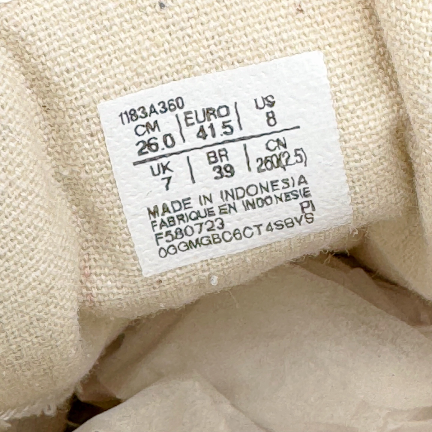 图片[12]-＃HK纯原 Asics Onitsuka Tiger MEXICO 66 亚瑟士鬼冢虎复古经典板鞋 市场最强版本 原厂牛津布加持 海外订单工厂出品 超成熟稳定的做工品控 原装全套纸板楦头开发 原汁原味 完美呈现版型 私模正确鞋底咬花纹路 一比一鞋头弧度高度鞋身弧度 绝不口嗨 细节品控鞋型随意秒杀市面 原档咬花纹路私模大底 一个单元有六个三角形 总体形拼接呈现花瓣状 官方四联吊牌 原装Ortholite轻量化鞋垫 原盒原配 质保卡 说明书 钢印防尘纸 纸板中底带钢印 乳胶组合鞋垫 支持全方位的对比专柜 产品从款式颜色造型上体现出追求舒适和细节的完美 鞋类更是推崇手工制作的严谨与完美 融舒适性与可穿性的设计风格 注重细节的完美和别致魅力 既保持稳重 又不失轻松的时尚感 尺码：36 37 37.5 38 39 39.5 40 40.5 41.5 42 42.5 43.5 44 45 46-选品中心