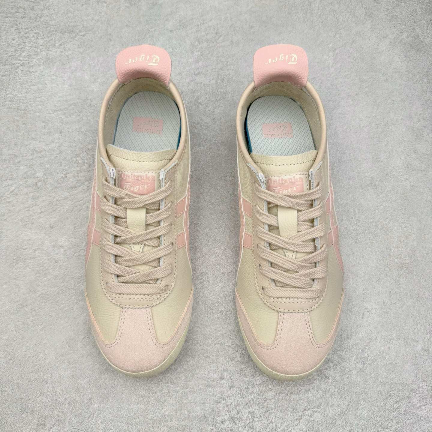 图片[2]-＃HK纯原 Asics Onitsuka Tiger MEXICO 66 亚瑟士鬼冢虎复古经典板鞋 市场最强版本 头层小羊皮加持 海外订单工厂出品 超成熟稳定的做工品控 原装全套纸板楦头开发 原汁原味 完美呈现版型 私模正确鞋底咬花纹路 一比一鞋头弧度高度鞋身弧度 绝不口嗨 细节品控鞋型随意秒杀市面 原档咬花纹路私模大底 一个单元有六个三角形 总体形拼接呈现花瓣状 官方四联吊牌 原装Ortholite轻量化鞋垫 原盒原配 质保卡 说明书 钢印防尘纸 纸板中底带钢印 乳胶组合鞋垫 支持全方位的对比专柜 产品从款式颜色造型上体现出追求舒适和细节的完美 鞋类更是推崇手工制作的严谨与完美 融舒适性与可穿性的设计风格 注重细节的完美和别致魅力 既保持稳重 又不失轻松的时尚感 尺码：36 37 37.5 38 39 39.5 40 40.5 41.5 42 42.5 43.5 44 45 46-选品中心