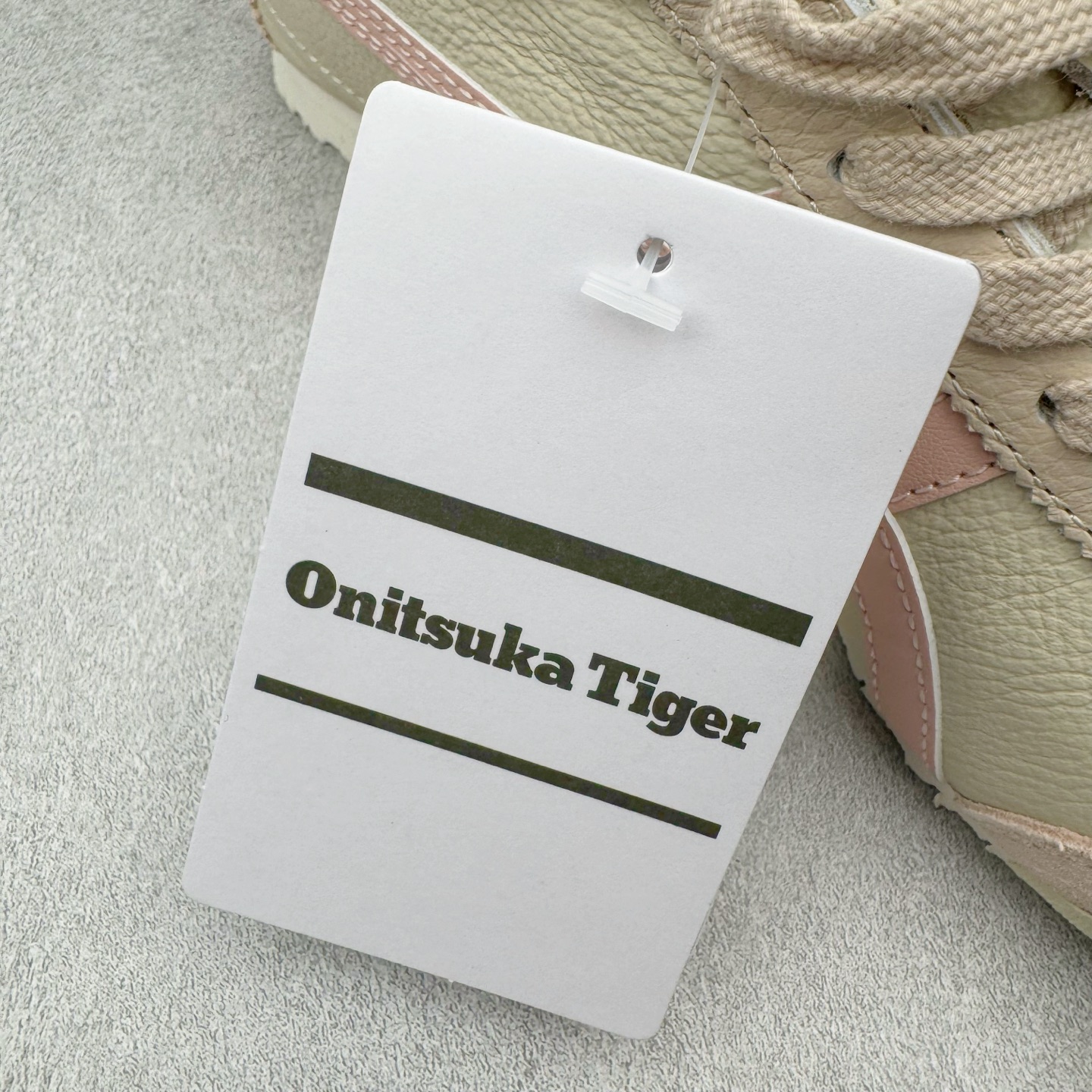 图片[10]-＃HK纯原 Asics Onitsuka Tiger MEXICO 66 亚瑟士鬼冢虎复古经典板鞋 市场最强版本 头层小羊皮加持 海外订单工厂出品 超成熟稳定的做工品控 原装全套纸板楦头开发 原汁原味 完美呈现版型 私模正确鞋底咬花纹路 一比一鞋头弧度高度鞋身弧度 绝不口嗨 细节品控鞋型随意秒杀市面 原档咬花纹路私模大底 一个单元有六个三角形 总体形拼接呈现花瓣状 官方四联吊牌 原装Ortholite轻量化鞋垫 原盒原配 质保卡 说明书 钢印防尘纸 纸板中底带钢印 乳胶组合鞋垫 支持全方位的对比专柜 产品从款式颜色造型上体现出追求舒适和细节的完美 鞋类更是推崇手工制作的严谨与完美 融舒适性与可穿性的设计风格 注重细节的完美和别致魅力 既保持稳重 又不失轻松的时尚感 尺码：36 37 37.5 38 39 39.5 40 40.5 41.5 42 42.5 43.5 44 45 46-选品中心