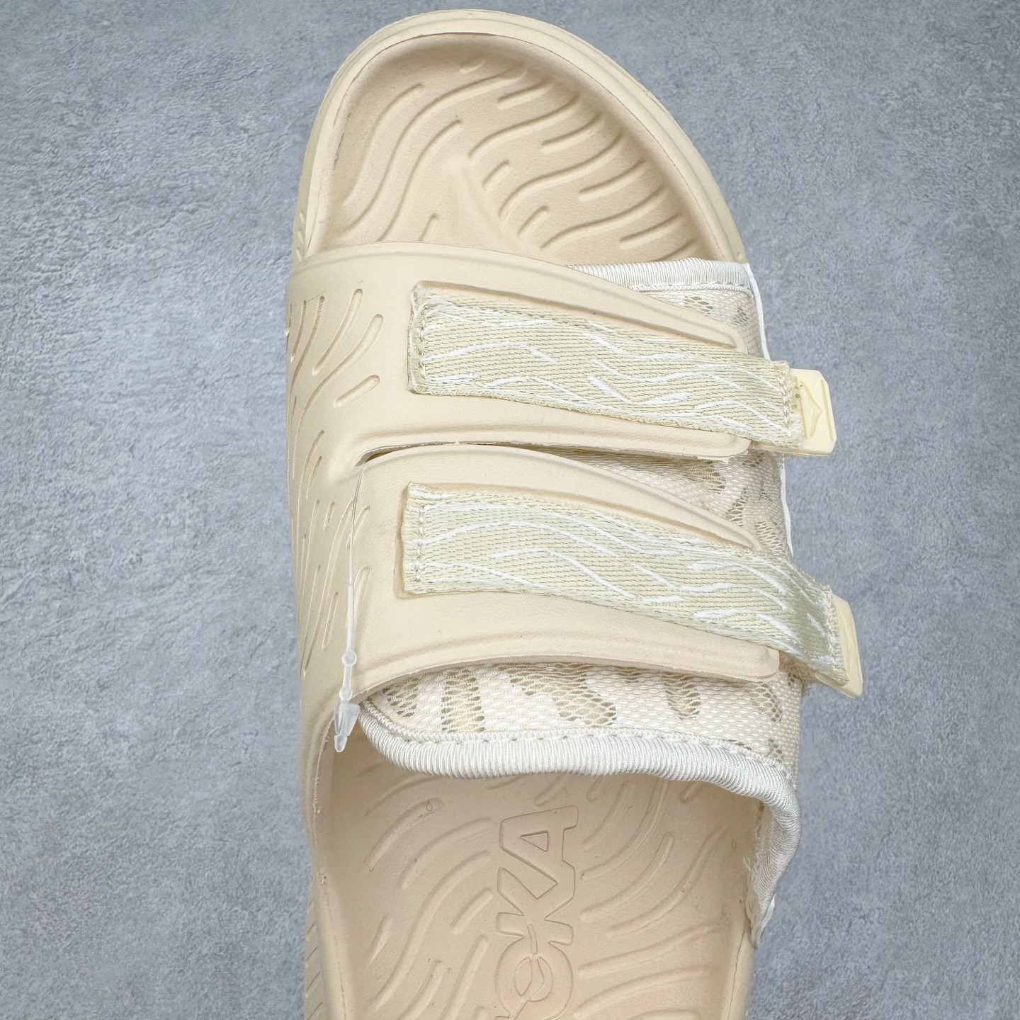 图片[4]-HOKA ONE ONE ORA Luxe 减震轻便舒缓运动 EVA 防滑一字拖鞋 男女同款 实拍调校N版已经零色差零失真 百分百还原实物色彩所见即所得 不存在货不对板色差等低级问题 选购参考实物拍摄 不混卖不参货 只用心做好货严格选品 承诺混一赔十 尺码：36 36.5 37.5 38 38.5 39 40 40.5 41 42 42.5 43 44 44.5 45-选品中心