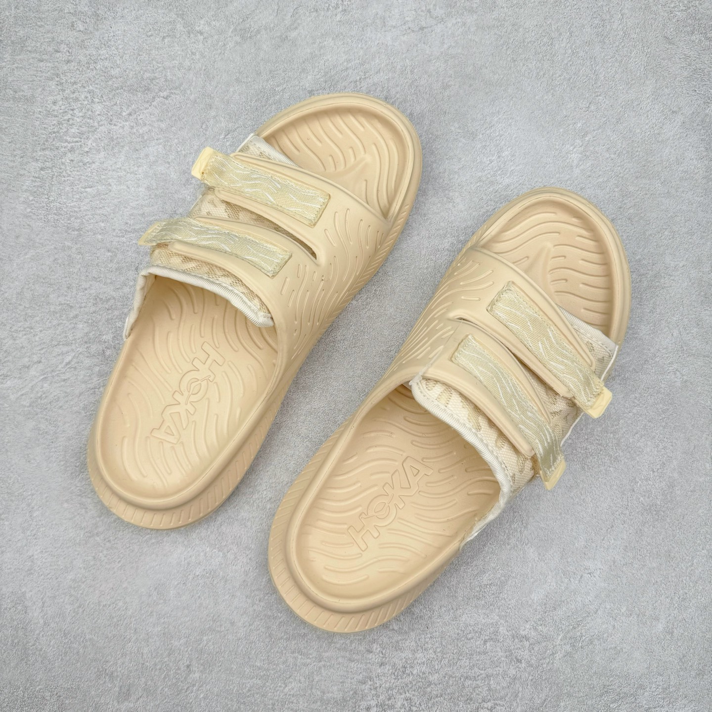 图片[3]-HOKA ONE ONE ORA Luxe 减震轻便舒缓运动 EVA 防滑一字拖鞋 男女同款 实拍调校N版已经零色差零失真 百分百还原实物色彩所见即所得 不存在货不对板色差等低级问题 选购参考实物拍摄 不混卖不参货 只用心做好货严格选品 承诺混一赔十 尺码：36 36.5 37.5 38 38.5 39 40 40.5 41 42 42.5 43 44 44.5 45-选品中心