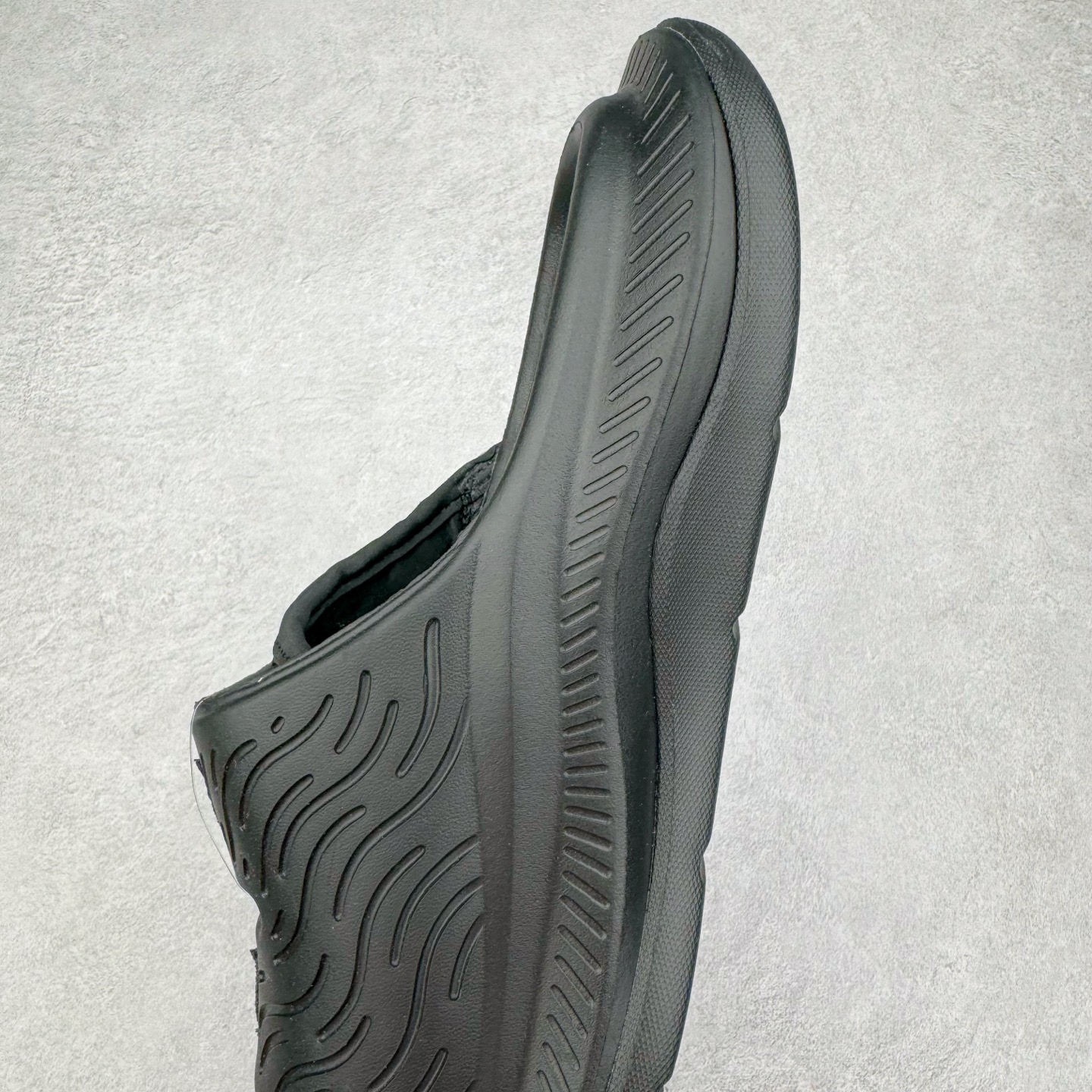 图片[7]-HOKA ONE ONE ORA Luxe 减震轻便舒缓运动 EVA 防滑一字拖鞋 男女同款 实拍调校N版已经零色差零失真 百分百还原实物色彩所见即所得 不存在货不对板色差等低级问题 选购参考实物拍摄 不混卖不参货 只用心做好货严格选品 承诺混一赔十 尺码：36 36.5 37.5 38 38.5 39 40 40.5 41 42 42.5 43 44 44.5 45-选品中心