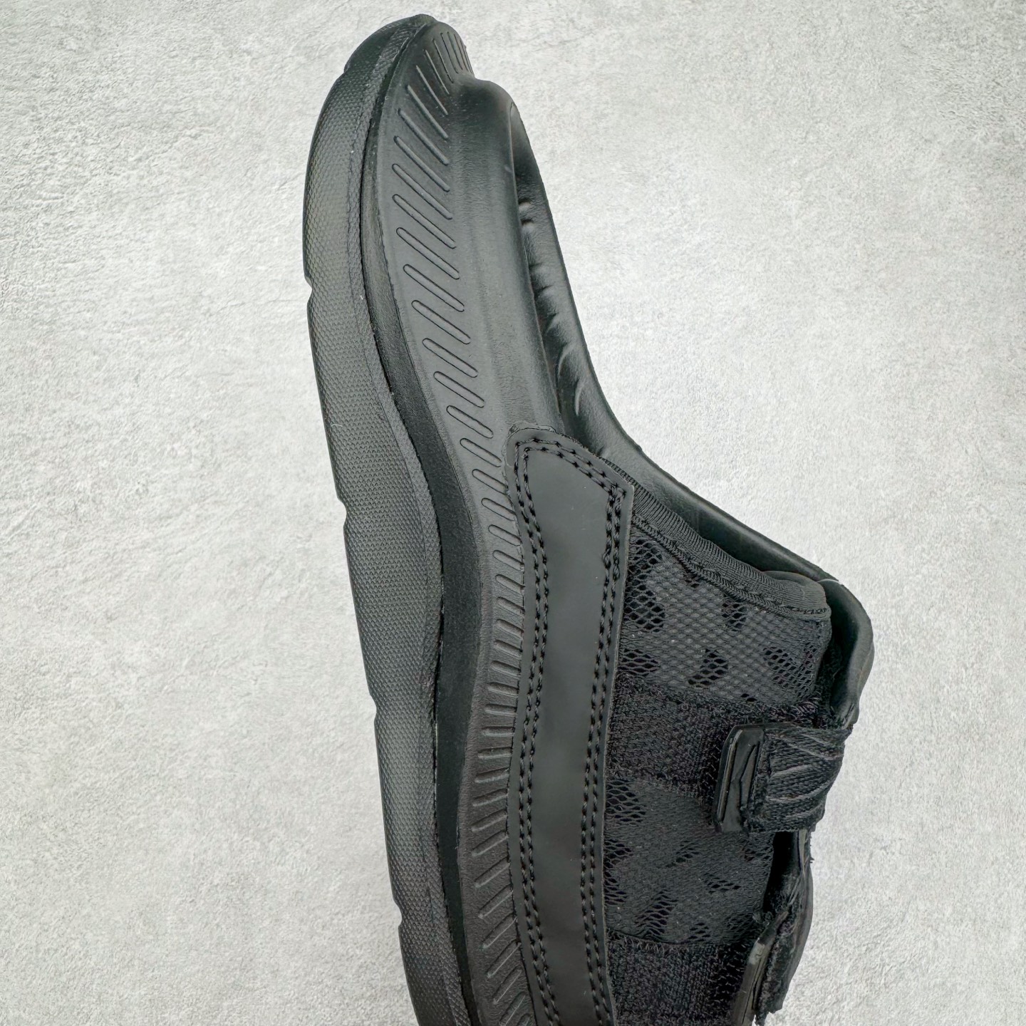 图片[6]-HOKA ONE ONE ORA Luxe 减震轻便舒缓运动 EVA 防滑一字拖鞋 男女同款 实拍调校N版已经零色差零失真 百分百还原实物色彩所见即所得 不存在货不对板色差等低级问题 选购参考实物拍摄 不混卖不参货 只用心做好货严格选品 承诺混一赔十 尺码：36 36.5 37.5 38 38.5 39 40 40.5 41 42 42.5 43 44 44.5 45-选品中心