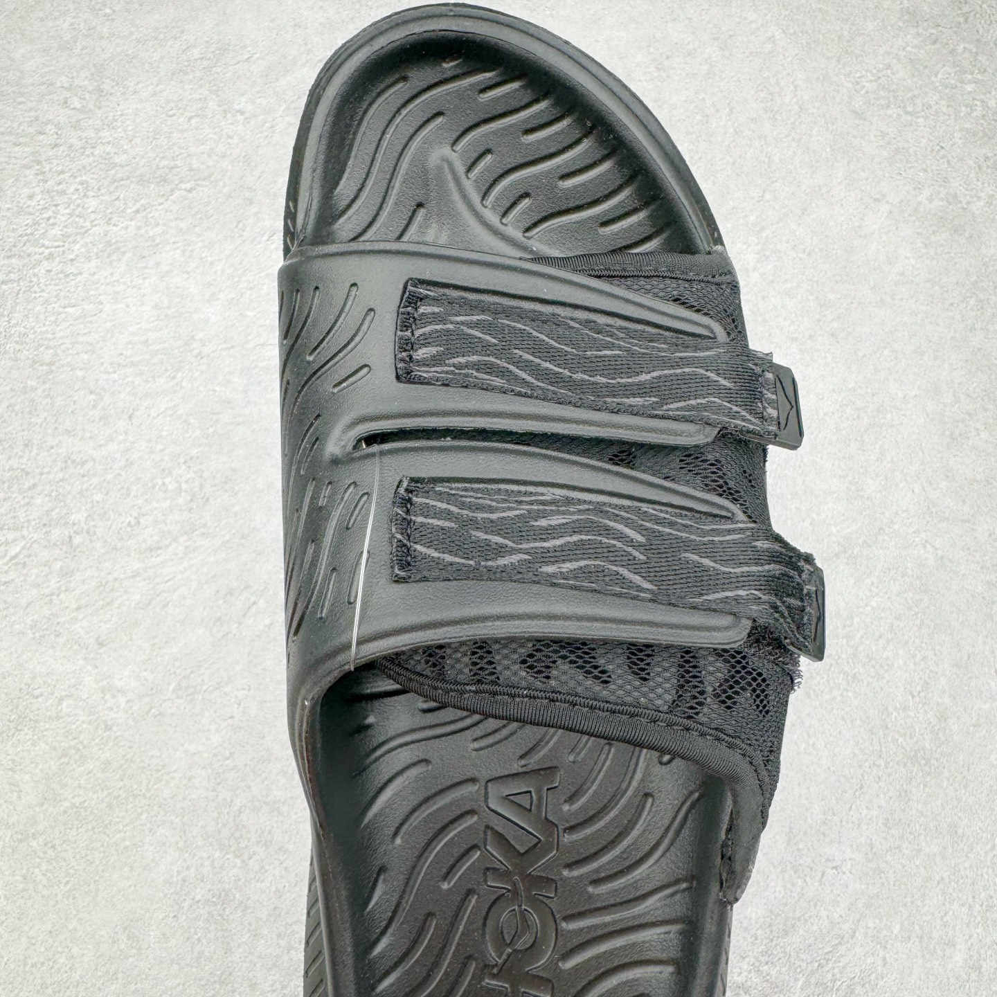 图片[4]-HOKA ONE ONE ORA Luxe 减震轻便舒缓运动 EVA 防滑一字拖鞋 男女同款 实拍调校N版已经零色差零失真 百分百还原实物色彩所见即所得 不存在货不对板色差等低级问题 选购参考实物拍摄 不混卖不参货 只用心做好货严格选品 承诺混一赔十 尺码：36 36.5 37.5 38 38.5 39 40 40.5 41 42 42.5 43 44 44.5 45-选品中心