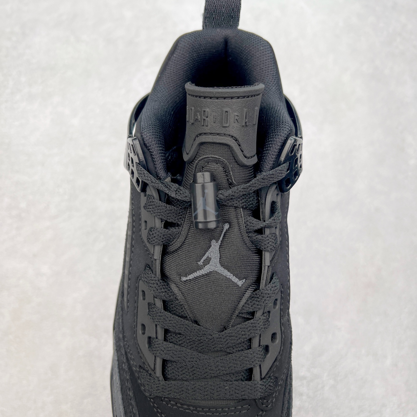 图片[5]-Jordan Spizike Low AJ复古低帮篮球鞋 这款鞋子著名导演斯派克李的Jordan Spizike专属 预计于明年夏季推出全新低帮版本 将包括三款配色 经典爆裂纹非常复古 两款配色分别以大学红和黑曜石蓝进行区分 鞋身设计中依旧带有大象爆裂纹、鞋侧束带、塑胶网布等经典元素 之后 在鞋舌、内衬以及鞋底等位置缀以大学红和黑曜石蓝搭配 带来全新造型 尺码：36 36.5 37.5 38 38.5 39 40 40.5 41 42 42.5 43 44 44.5 45 46 47.5-选品中心