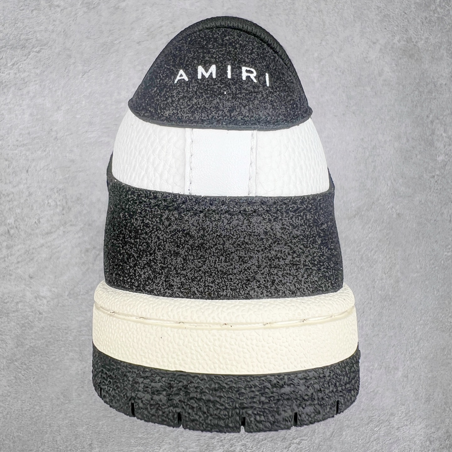 图片[8]-＃莞产 Amiri 埃米尔 Skeleton Low-Skel top Sneakers 骨骼系列情侣鞋 当潮顶流产品 众星上脚 低帮运动休闲板鞋 正确骨头形状 鞋舌外翻细节 头层牛皮双层加厚鞋面 鞋帮侧面骨头采用两张牛皮贴合处理 立体感更好 皮料切口均油边处理 定制金属LOGO铭牌及吊牌 并配有官方购物袋尽显高端大气 尺码 35 36 37 38 39 40 41 42 43 44 45-选品中心