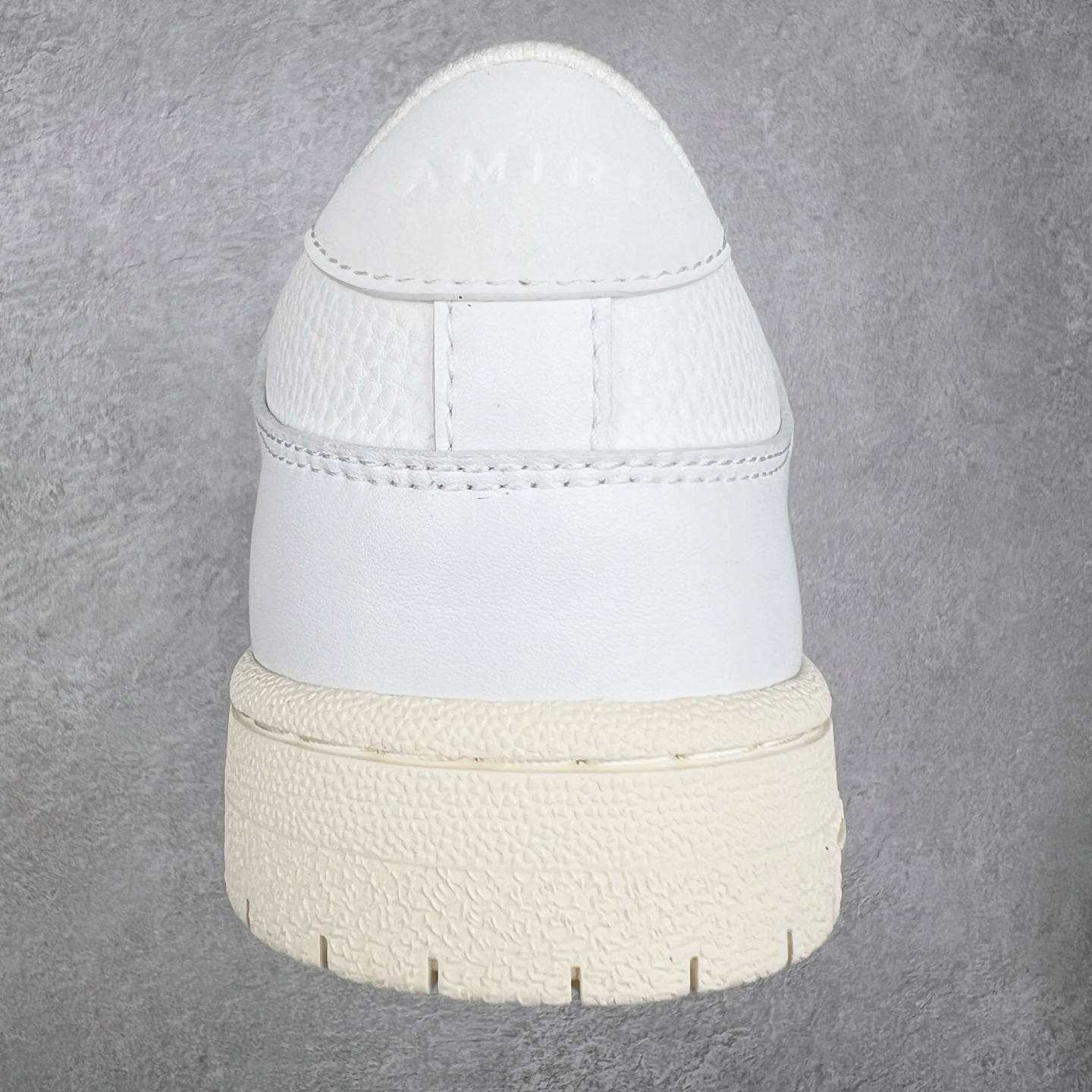 图片[8]-＃莞产 Amiri 埃米尔 Skeleton Low-Skel top Sneakers 骨骼系列情侣鞋 当潮顶流产品 众星上脚 低帮运动休闲板鞋 正确骨头形状 鞋舌外翻细节 头层牛皮双层加厚鞋面 鞋帮侧面骨头采用两张牛皮贴合处理 立体感更好 皮料切口均油边处理 定制金属LOGO铭牌及吊牌 并配有官方购物袋尽显高端大气 尺码 35 36 37 38 39 40 41 42 43 44 45-选品中心