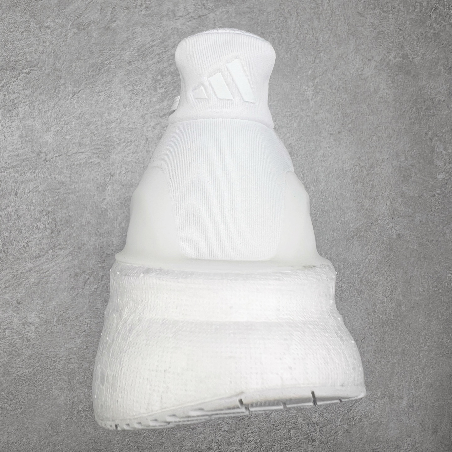 图片[8]-AD Ultra Boost 5X 2025高性能版5X系列UB低帮袜套式针织透气缓震休闲运动慢跑鞋 全新Ultraboost 5X官宣，颠覆以往，迎来该系列自2015年首次亮相最大一次革新！从鞋面到中底配置都有新的突破，跟着小编一同探究“阿迪UB有史以来最大升级”！Ultraboost 5X革新中底配置，采用LightBoost V2泡沫，与Ultraboost Light相比，前掌能量反馈增加2%。与此同时“加厚不增重”，中底相较于上一代更轻，让跑者每一次迈步都能得到更柔软、更澎湃的能量反馈。搭配X形“Torsion System”扭转系统，助力跑者从落地到脚趾离地过程的平稳过渡。Ultraboost 5X升级中足锁定性能，革新Mono Primeknit自适应鞋面配置，搭配轻质无笼鞋面结构，更加贴合跑者脚部。大底由Continental™橡胶制成，更耐磨，抓地力更出色。Adidas全新推出ULTRABOOST 5X，专注日常跑步，适用于任何级别的跑者，无距离门槛限制。兼具有氧跑、中短距离慢跑、节奏跑、间歇跑、日常通勤等各种场景，ULTRABOOST 5X都能给你带来优质的跑步体验。实拍调校N版已经零色差零失真 百分百还原实物色彩所见即所得 不存在货不对板色差等低级问题 选购参考实物拍摄 不混卖不参货 只用心做好货严格选品 承诺混一赔十 尺码：36 36.5 37.5 38 38.5 39 40 40.5 41 42 42.5 43 44 44.5 45-选品中心