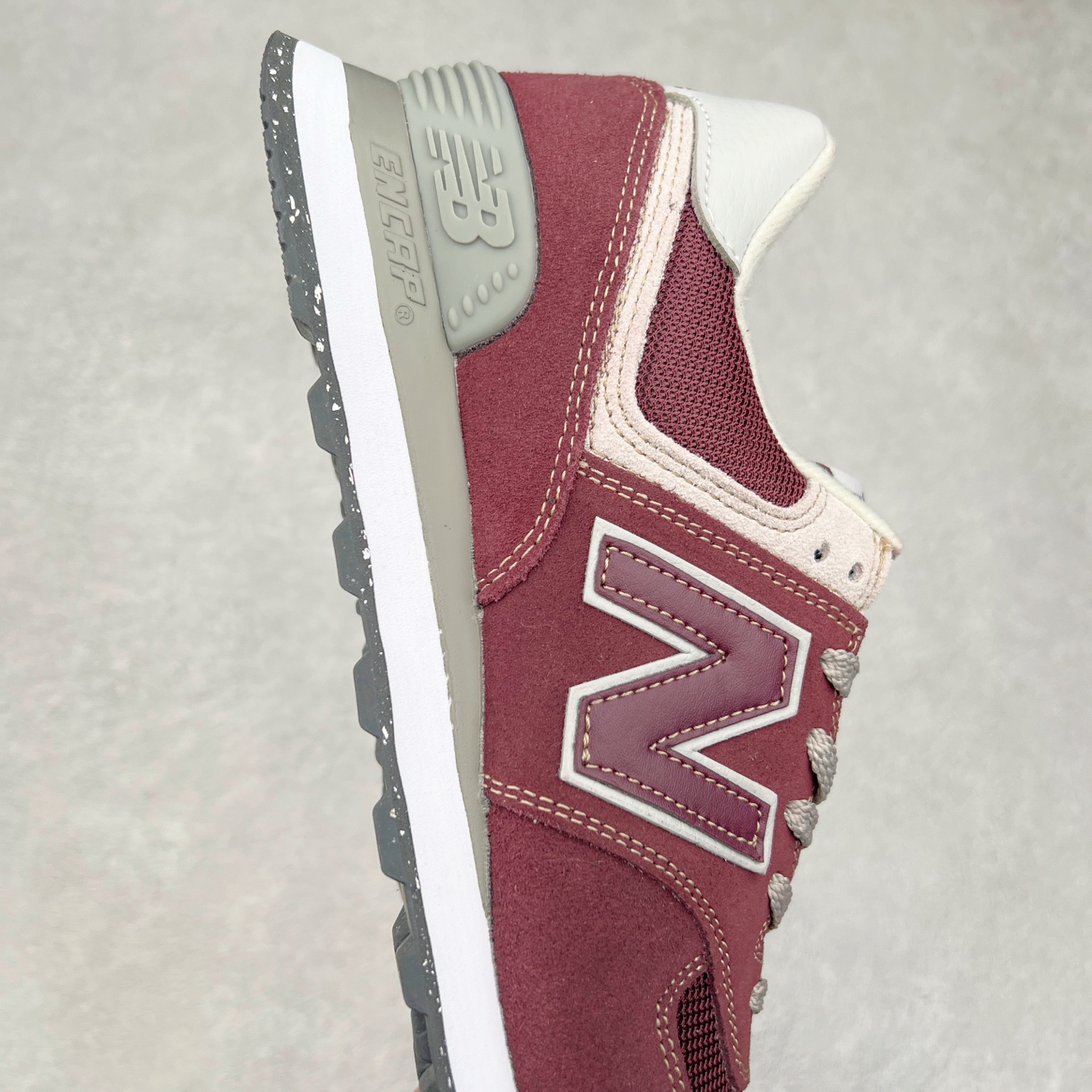 图片[6]-New Balance NB574 新百伦系列复古运动跑鞋 材质细节鞋标处理与正品无差 原版楦型 高弹EVA大底 鞋垫 还原正品脚感 完美走线 ENCAP减震中底 尺码：36 37 37.5 38 38.5 39.5 40 40.5 41.5 42 42.5 43 44 45-选品中心