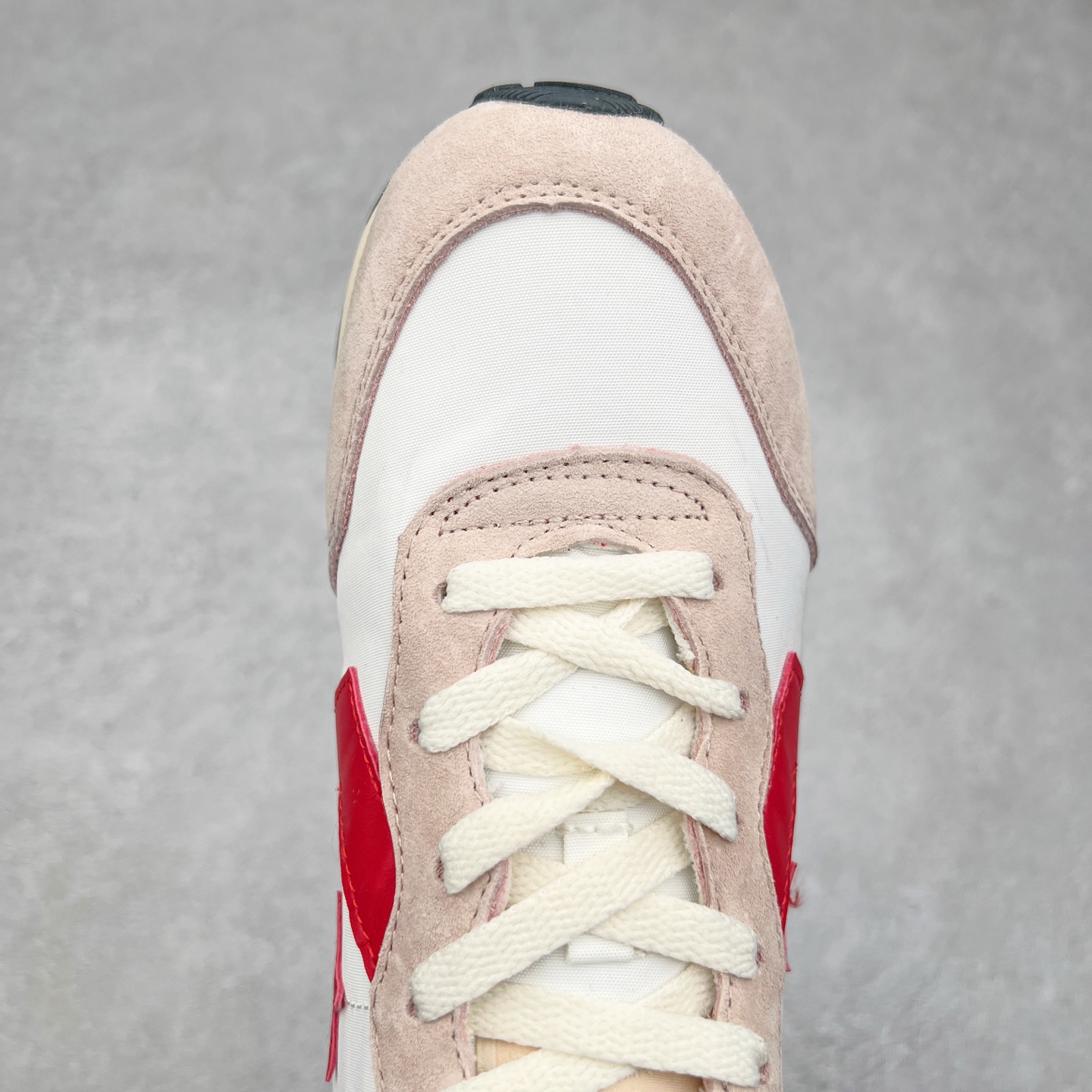 图片[4]-Converse Omega Trainer 王源同款 匡威官方 学院复古休闲阿甘跑步鞋 翻毛皮鞋面搭配网眼设计 不仅时尚感十足 还很舒适透气 Comfort鞋垫搭配轻盈的EVA中底 绝佳脚感体验 货号：A13378C 黑色 货号：A13376C 灰色 货号：A13377C 米白红 尺码：36 36.5 37 37.5 38 39 39.5 40 41 41.5 42 42.5 43 44-选品中心