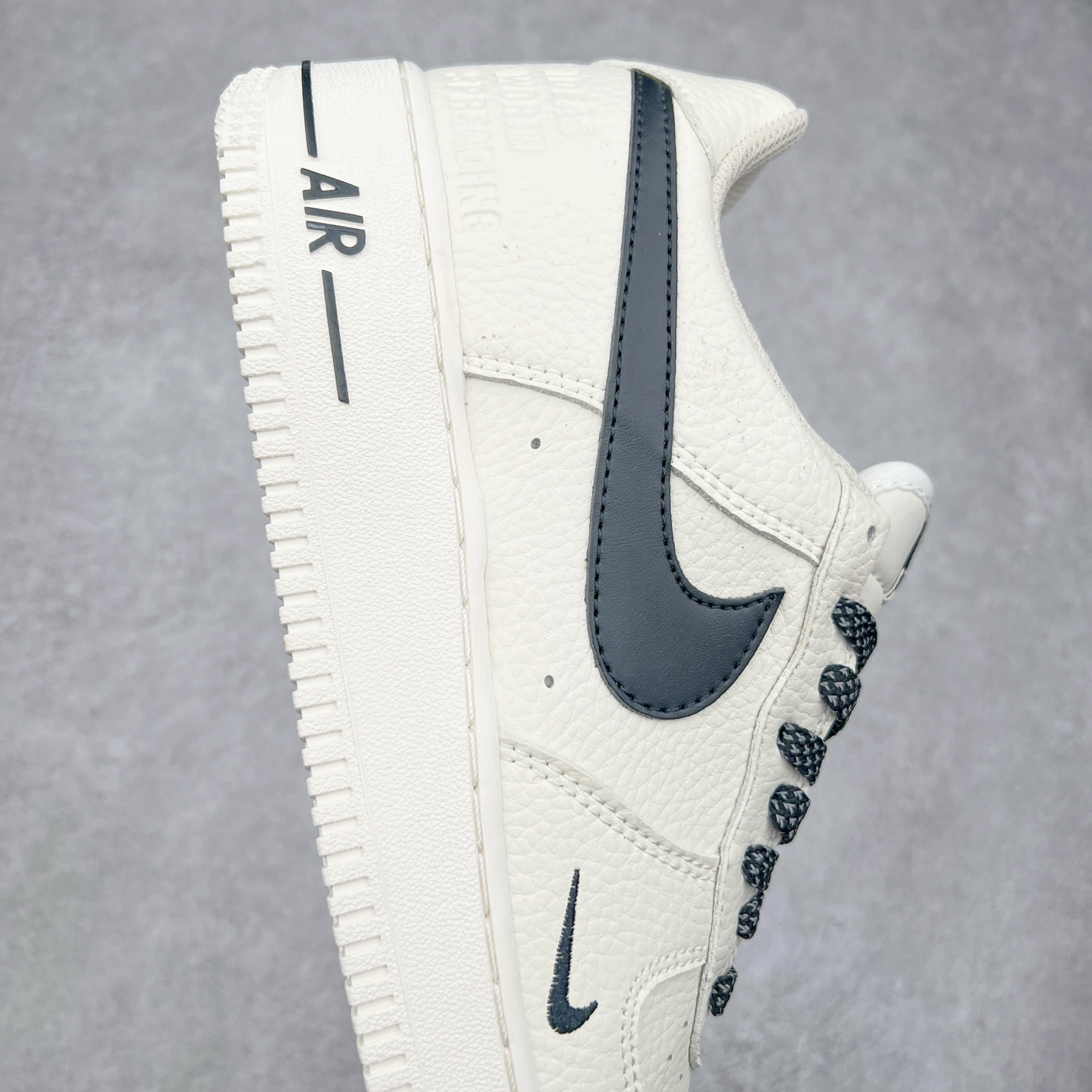 图片[6]-NK Air Force 1´07 Low 空军一号低帮百搭休闲运动板鞋 DD8959-706 柔软、弹性十足的缓震性能和出色的中底设计 横跨复古与现代的外型结合 造就出风靡全球 三十多年的Force 1 直到今天还深受青睐 实拍调校N版已经零色差零失真 百分百还原实物色彩所见即所得 不存在货不对板色差等低级问题 选购参考实物拍摄 不混卖不参货 只用心做好货严格选品 承诺混一赔十 尺码：36 36.5 37.5 38 38.5 39 40 40.5 41 42 42.5 43 44 44.5 45-选品中心