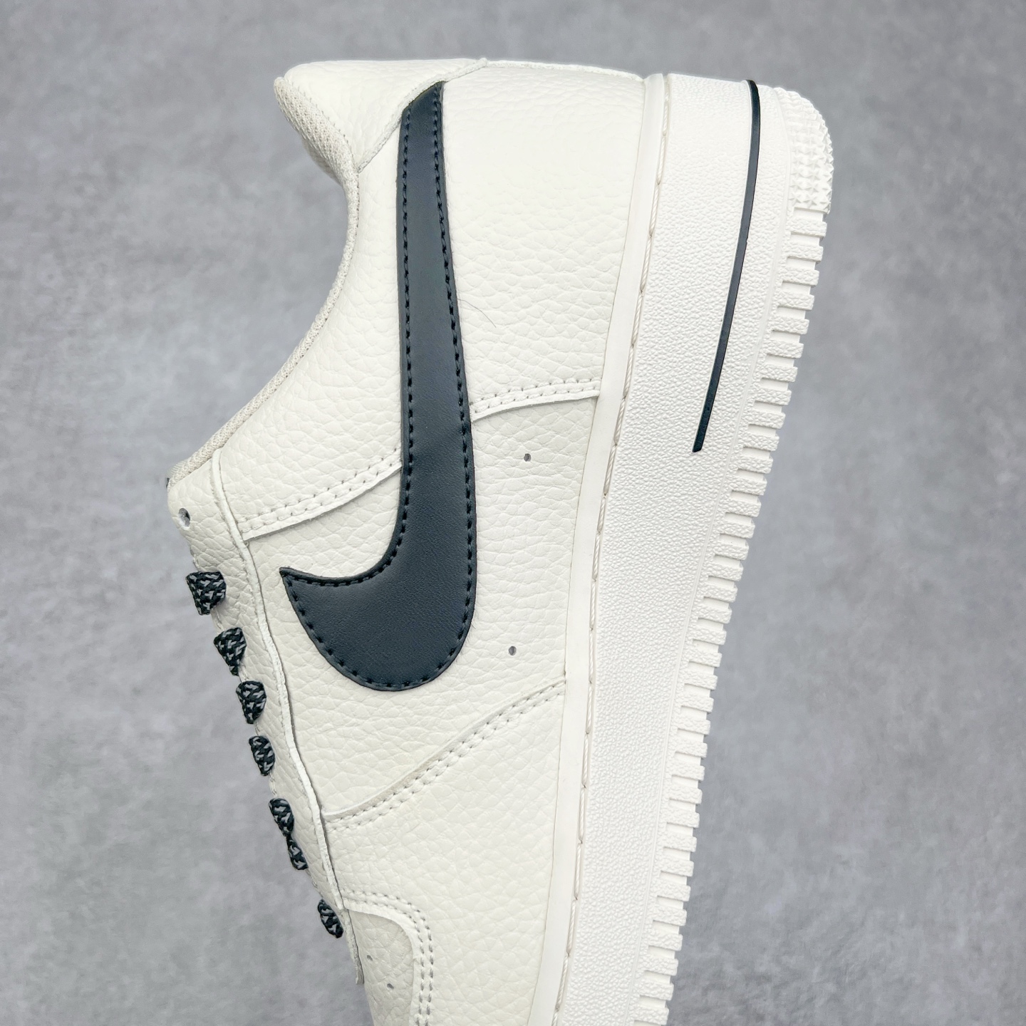 图片[7]-NK Air Force 1´07 Low 空军一号低帮百搭休闲运动板鞋 DD8959-706 柔软、弹性十足的缓震性能和出色的中底设计 横跨复古与现代的外型结合 造就出风靡全球 三十多年的Force 1 直到今天还深受青睐 实拍调校N版已经零色差零失真 百分百还原实物色彩所见即所得 不存在货不对板色差等低级问题 选购参考实物拍摄 不混卖不参货 只用心做好货严格选品 承诺混一赔十 尺码：36 36.5 37.5 38 38.5 39 40 40.5 41 42 42.5 43 44 44.5 45-选品中心