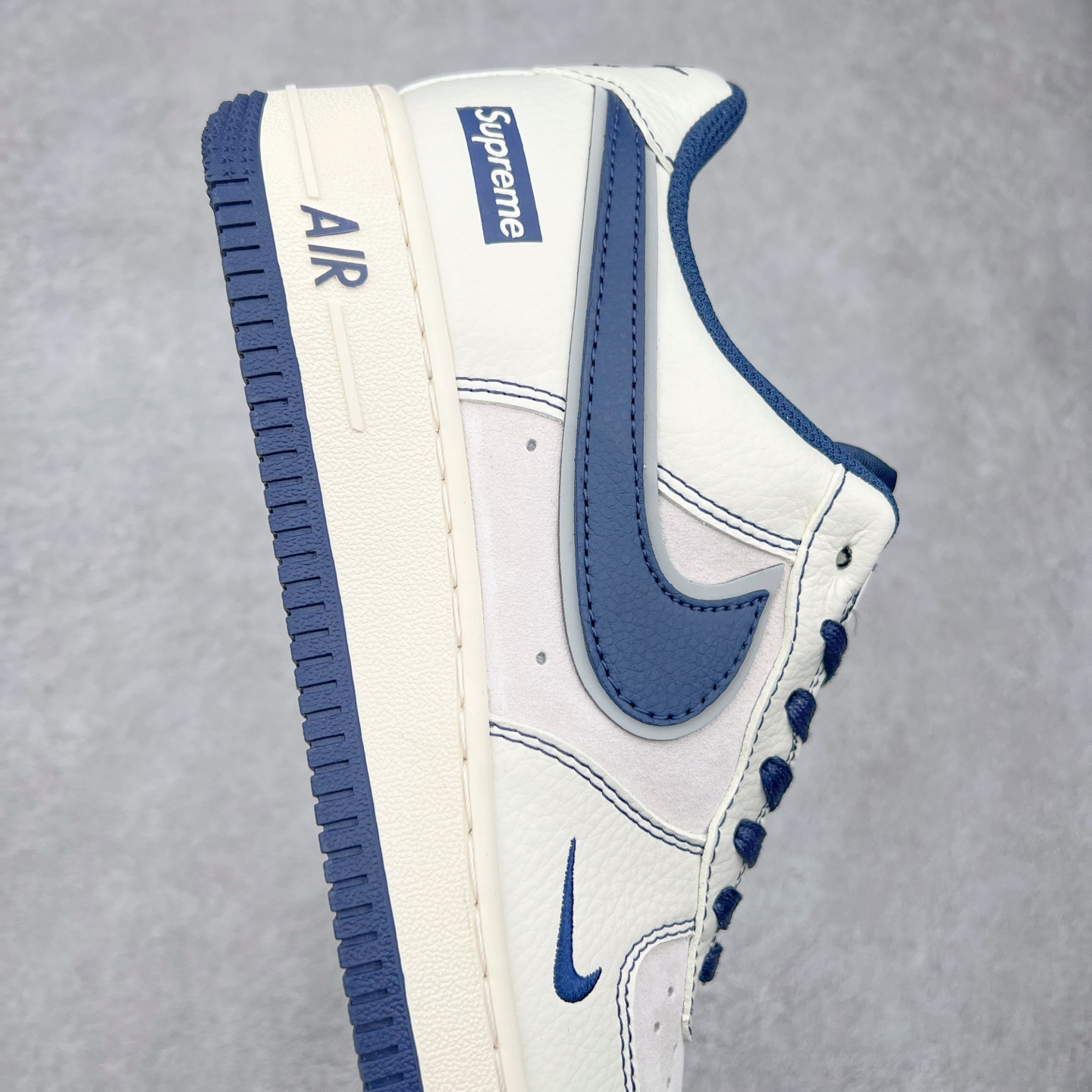 图片[6]-NK Air Force 1´07 Low 空军一号低帮百搭休闲运动板鞋 XZ6188-019 柔软、弹性十足的缓震性能和出色的中底设计 横跨复古与现代的外型结合 造就出风靡全球 三十多年的Force 1 直到今天还深受青睐 实拍调校N版已经零色差零失真 百分百还原实物色彩所见即所得 不存在货不对板色差等低级问题 选购参考实物拍摄 不混卖不参货 只用心做好货严格选品 承诺混一赔十 尺码：36 36.5 37.5 38 38.5 39 40 40.5 41 42 42.5 43 44 44.5 45-选品中心