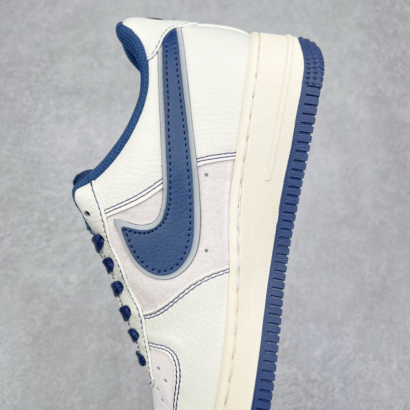 图片[7]-NK Air Force 1´07 Low 空军一号低帮百搭休闲运动板鞋 XZ6188-019 柔软、弹性十足的缓震性能和出色的中底设计 横跨复古与现代的外型结合 造就出风靡全球 三十多年的Force 1 直到今天还深受青睐 实拍调校N版已经零色差零失真 百分百还原实物色彩所见即所得 不存在货不对板色差等低级问题 选购参考实物拍摄 不混卖不参货 只用心做好货严格选品 承诺混一赔十 尺码：36 36.5 37.5 38 38.5 39 40 40.5 41 42 42.5 43 44 44.5 45-选品中心