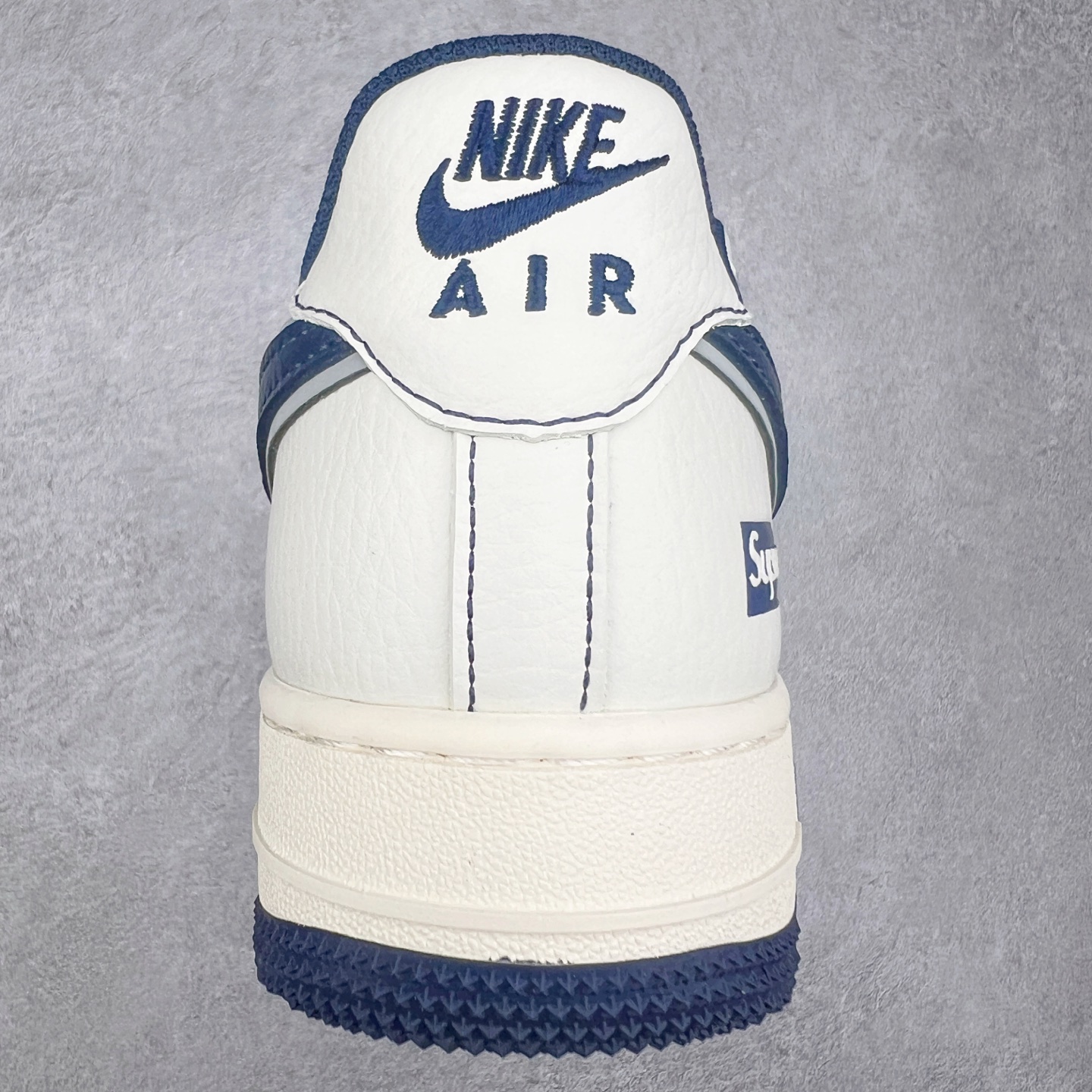 图片[8]-NK Air Force 1´07 Low 空军一号低帮百搭休闲运动板鞋 XZ6188-019 柔软、弹性十足的缓震性能和出色的中底设计 横跨复古与现代的外型结合 造就出风靡全球 三十多年的Force 1 直到今天还深受青睐 实拍调校N版已经零色差零失真 百分百还原实物色彩所见即所得 不存在货不对板色差等低级问题 选购参考实物拍摄 不混卖不参货 只用心做好货严格选品 承诺混一赔十 尺码：36 36.5 37.5 38 38.5 39 40 40.5 41 42 42.5 43 44 44.5 45-选品中心