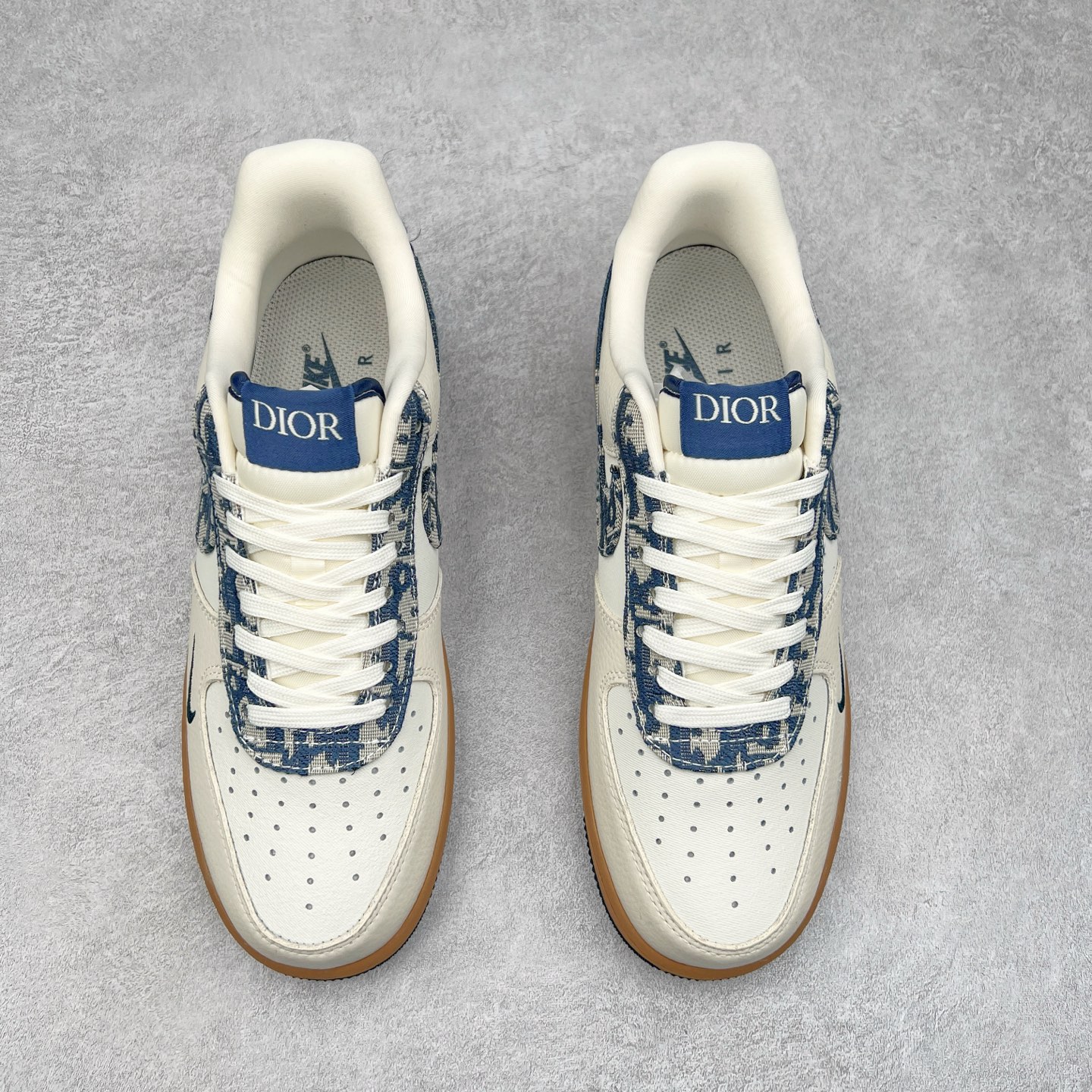 图片[2]-NK Air Force 1´07 Low 空军一号低帮百搭休闲运动板鞋 KK1988-052 柔软、弹性十足的缓震性能和出色的中底设计 横跨复古与现代的外型结合 造就出风靡全球 三十多年的Force 1 直到今天还深受青睐 实拍调校N版已经零色差零失真 百分百还原实物色彩所见即所得 不存在货不对板色差等低级问题 选购参考实物拍摄 不混卖不参货 只用心做好货严格选品 承诺混一赔十 尺码：36 36.5 37.5 38 38.5 39 40 40.5 41 42 42.5 43 44 44.5 45-选品中心