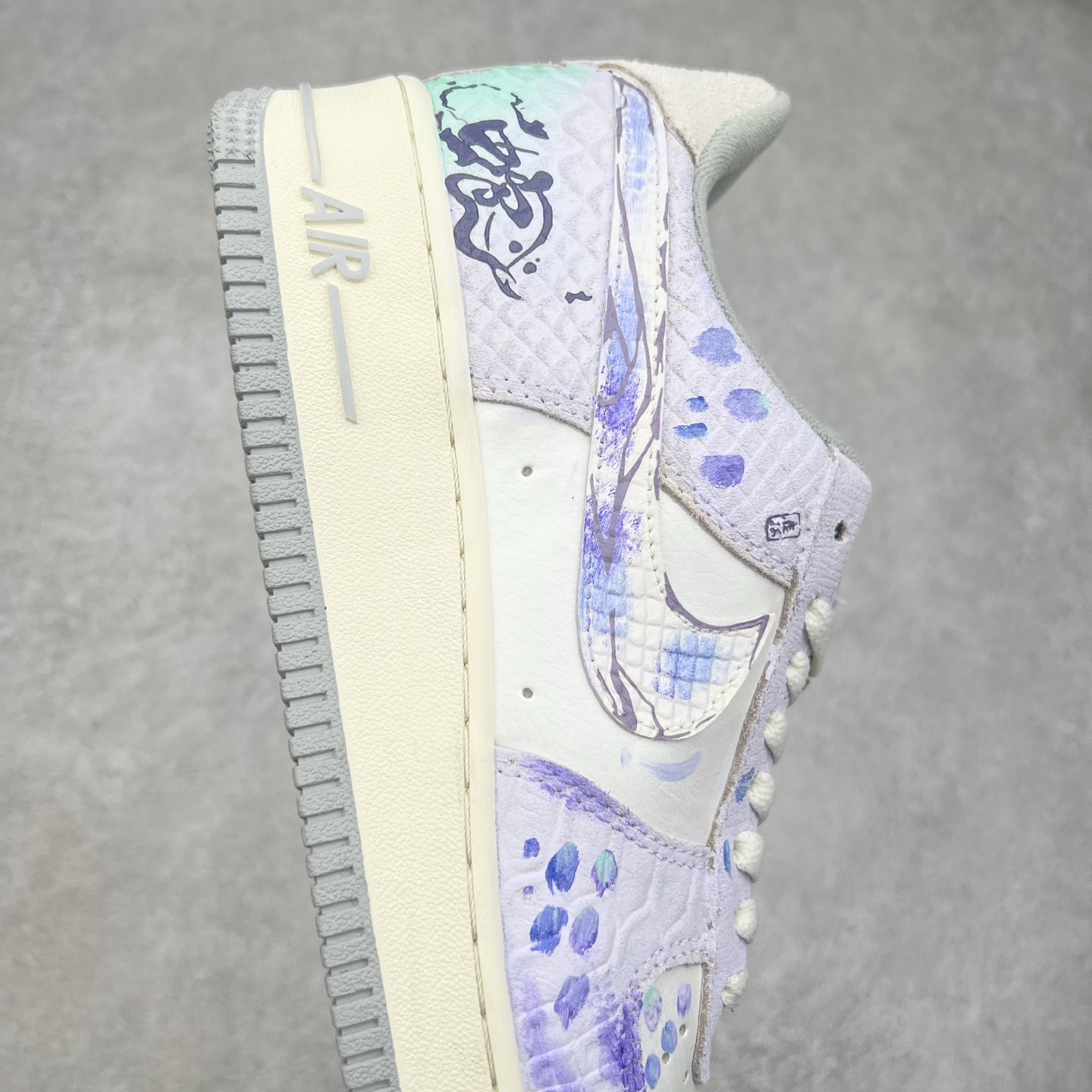 图片[6]-NK Air Force 1´07 Low 空军一号低帮百搭休闲运动板鞋 DX2678-666 柔软、弹性十足的缓震性能和出色的中底设计 横跨复古与现代的外型结合 造就出风靡全球 三十多年的Force 1 直到今天还深受青睐 实拍调校N版已经零色差零失真 百分百还原实物色彩所见即所得 不存在货不对板色差等低级问题 选购参考实物拍摄 不混卖不参货 只用心做好货严格选品 承诺混一赔十 尺码：36 36.5 37.5 38 38.5 39 40 40.5 41 42 42.5 43 44 44.5 45-选品中心