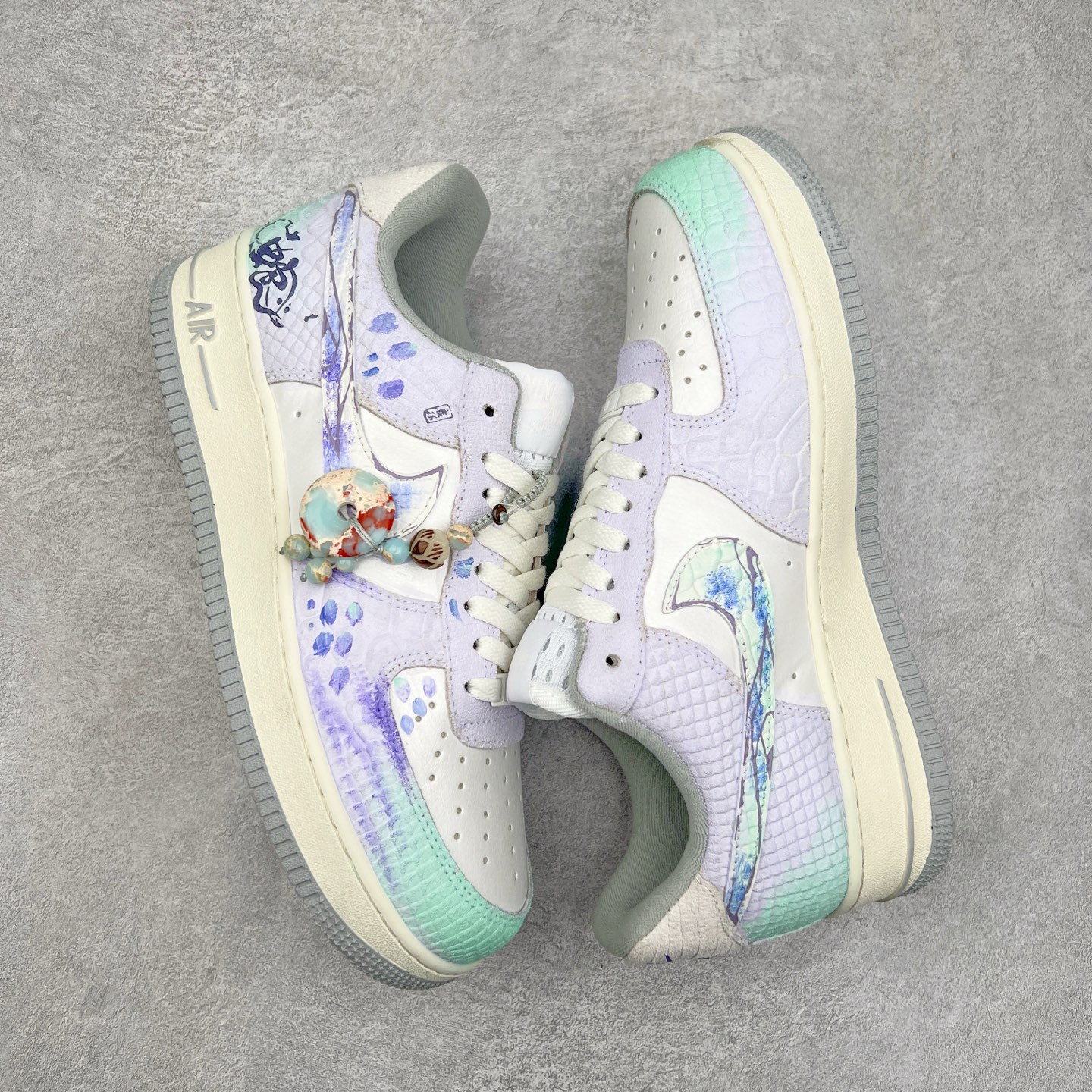 图片[3]-NK Air Force 1´07 Low 空军一号低帮百搭休闲运动板鞋 DX2678-666 柔软、弹性十足的缓震性能和出色的中底设计 横跨复古与现代的外型结合 造就出风靡全球 三十多年的Force 1 直到今天还深受青睐 实拍调校N版已经零色差零失真 百分百还原实物色彩所见即所得 不存在货不对板色差等低级问题 选购参考实物拍摄 不混卖不参货 只用心做好货严格选品 承诺混一赔十 尺码：36 36.5 37.5 38 38.5 39 40 40.5 41 42 42.5 43 44 44.5 45-选品中心