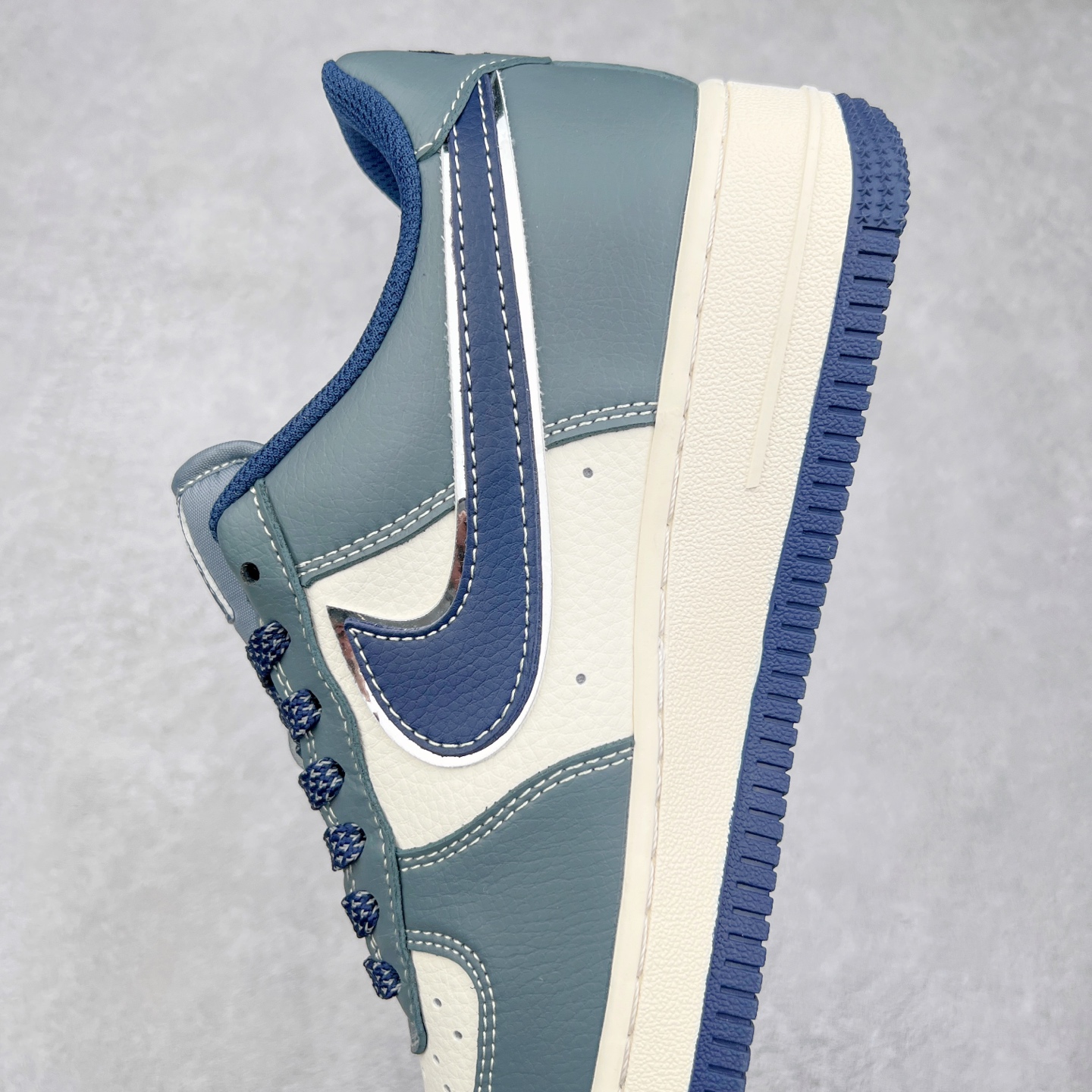 图片[7]-NK Air Force 1´07 Low 空军一号低帮百搭休闲运动板鞋 XZ6188-382 柔软、弹性十足的缓震性能和出色的中底设计 横跨复古与现代的外型结合 造就出风靡全球 三十多年的Force 1 直到今天还深受青睐 实拍调校N版已经零色差零失真 百分百还原实物色彩所见即所得 不存在货不对板色差等低级问题 选购参考实物拍摄 不混卖不参货 只用心做好货严格选品 承诺混一赔十 尺码：36 36.5 37.5 38 38.5 39 40 40.5 41 42 42.5 43 44 44.5 45-选品中心