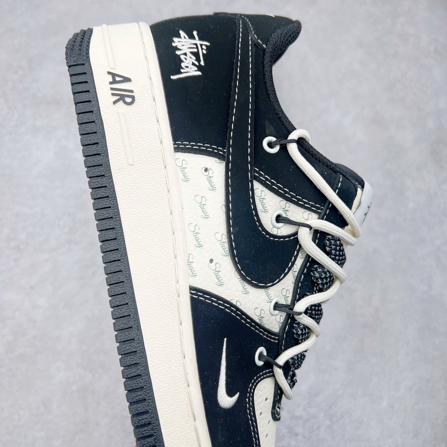 图片[6]-NK Air Force 1´07 Low 空军一号低帮百搭休闲运动板鞋 SJ1198-108 柔软、弹性十足的缓震性能和出色的中底设计 横跨复古与现代的外型结合 造就出风靡全球 三十多年的Force 1 直到今天还深受青睐 实拍调校N版已经零色差零失真 百分百还原实物色彩所见即所得 不存在货不对板色差等低级问题 选购参考实物拍摄 不混卖不参货 只用心做好货严格选品 承诺混一赔十 尺码：36 36.5 37.5 38 38.5 39 40 40.5 41 42 42.5 43 44 44.5 45-选品中心