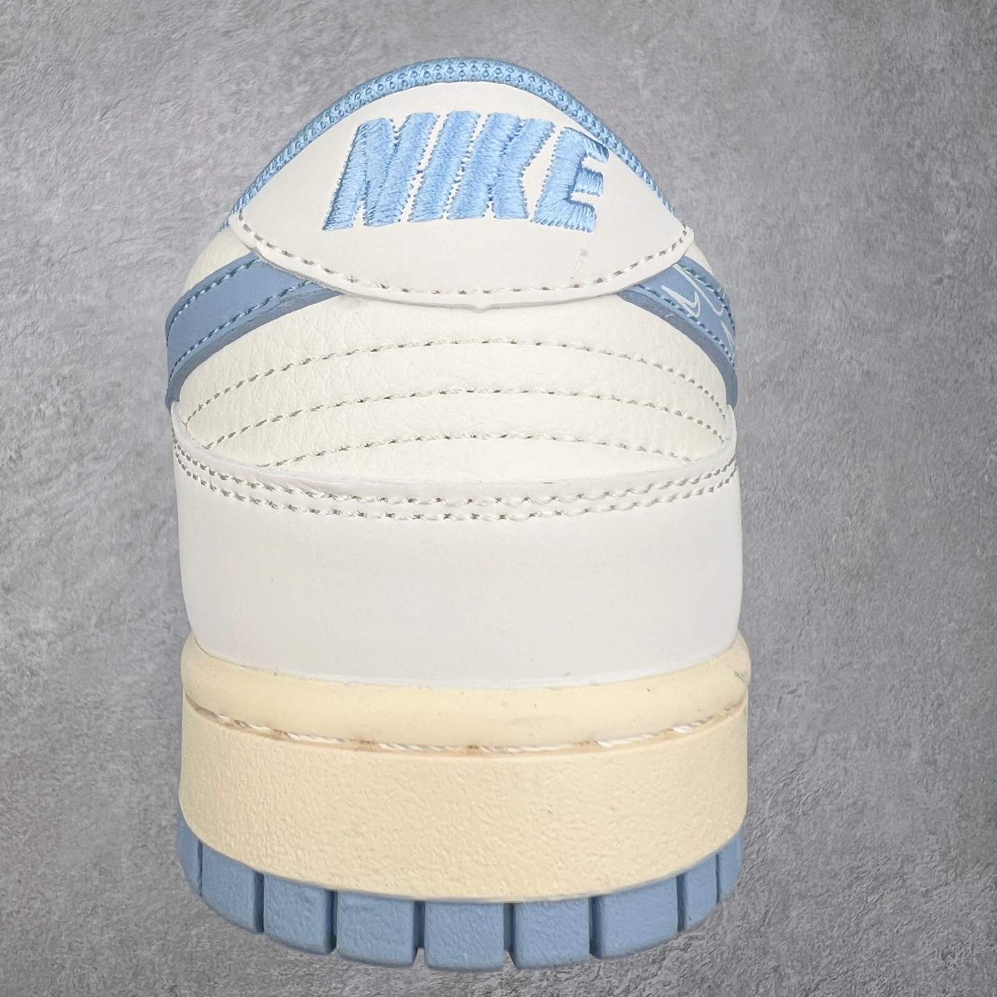 图片[8]-NK Dunk Low 定制配色 XS6089-503 大厂出品 极力推荐 原装头层材料 独家版型蒸餾加工帶來的是更好的视觉和脚感体验大厂纯原品质出货 清洁度 电绣工艺 皮料切割干净无任何毛边 细节完美 实拍调校N版已经零色差零失真 百分百还原实物色彩所见即所得 不存在货不对板色差等低级问题 选购参考实物拍摄 不混卖不参货 只用心做好货严格选品 承诺混一赔十 尺码：36 36.5 37.5 38 38.5 39 40 40.5 41 42 42.5 43 44 44.5 45-选品中心