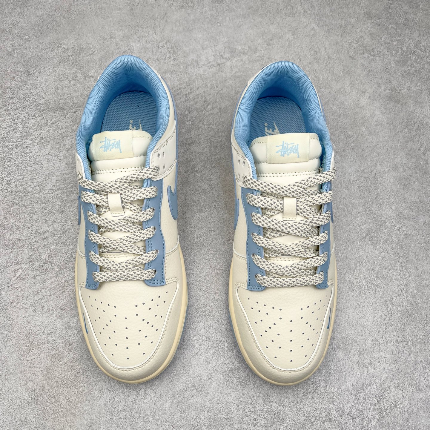 图片[2]-NK Dunk Low 定制配色 XS6089-503 大厂出品 极力推荐 原装头层材料 独家版型蒸餾加工帶來的是更好的视觉和脚感体验大厂纯原品质出货 清洁度 电绣工艺 皮料切割干净无任何毛边 细节完美 实拍调校N版已经零色差零失真 百分百还原实物色彩所见即所得 不存在货不对板色差等低级问题 选购参考实物拍摄 不混卖不参货 只用心做好货严格选品 承诺混一赔十 尺码：36 36.5 37.5 38 38.5 39 40 40.5 41 42 42.5 43 44 44.5 45-选品中心
