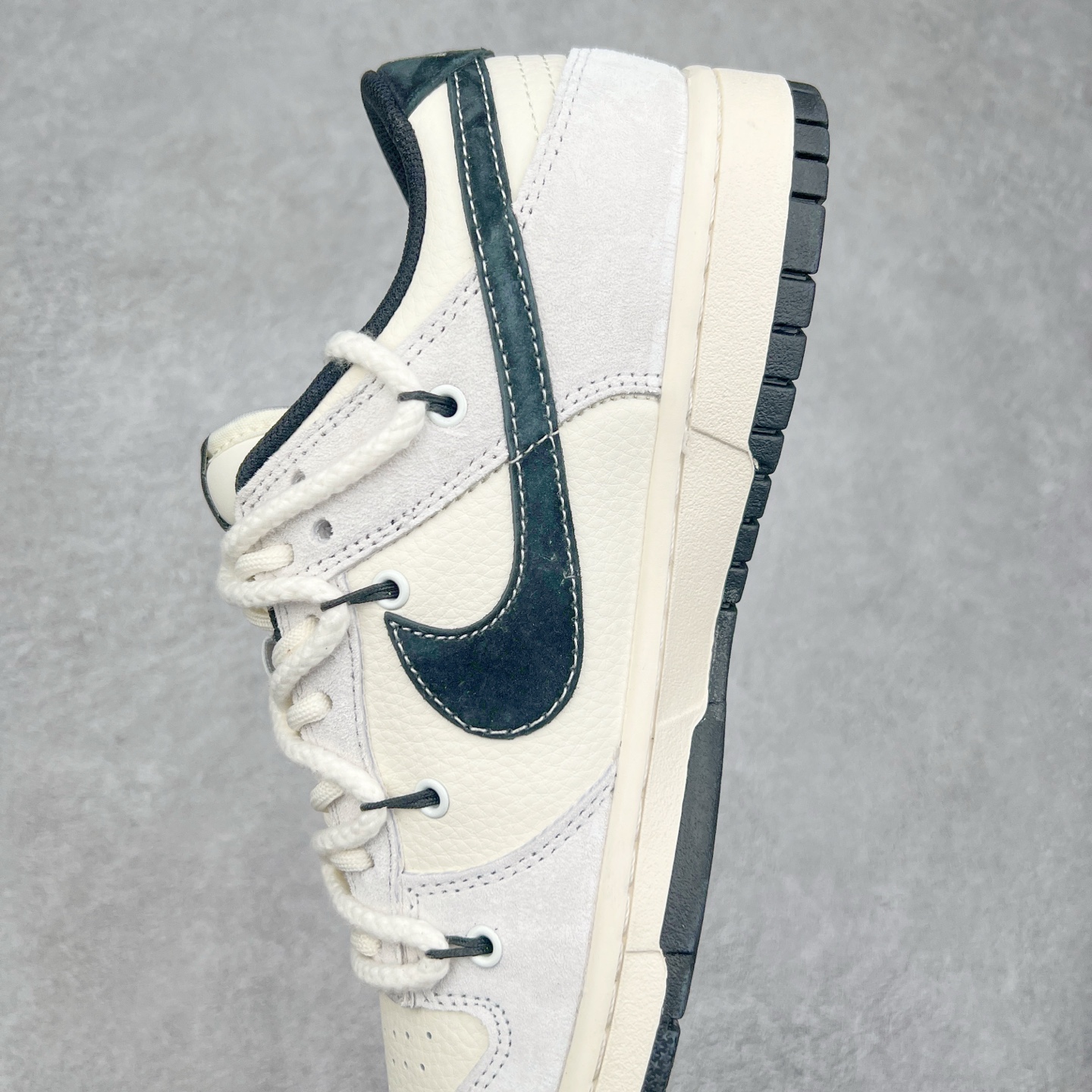 图片[7]-NK Dunk Low 定制配色 YC5066-257 大厂出品 极力推荐 原装头层材料 独家版型蒸餾加工帶來的是更好的视觉和脚感体验大厂纯原品质出货 清洁度 电绣工艺 皮料切割干净无任何毛边 细节完美 实拍调校N版已经零色差零失真 百分百还原实物色彩所见即所得 不存在货不对板色差等低级问题 选购参考实物拍摄 不混卖不参货 只用心做好货严格选品 承诺混一赔十 尺码：36 36.5 37.5 38 38.5 39 40 40.5 41 42 42.5 43 44 44.5 45-选品中心