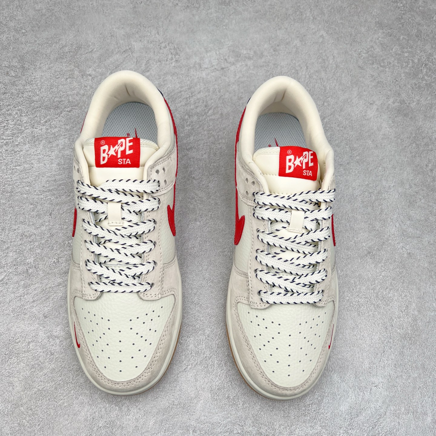 图片[2]-NK Dunk Low 定制配色 CH6336-228 大厂出品 极力推荐 原装头层材料 独家版型蒸餾加工帶來的是更好的视觉和脚感体验大厂纯原品质出货 清洁度 电绣工艺 皮料切割干净无任何毛边 细节完美 实拍调校N版已经零色差零失真 百分百还原实物色彩所见即所得 不存在货不对板色差等低级问题 选购参考实物拍摄 不混卖不参货 只用心做好货严格选品 承诺混一赔十 尺码：36 36.5 37.5 38 38.5 39 40 40.5 41 42 42.5 43 44 44.5 45-选品中心