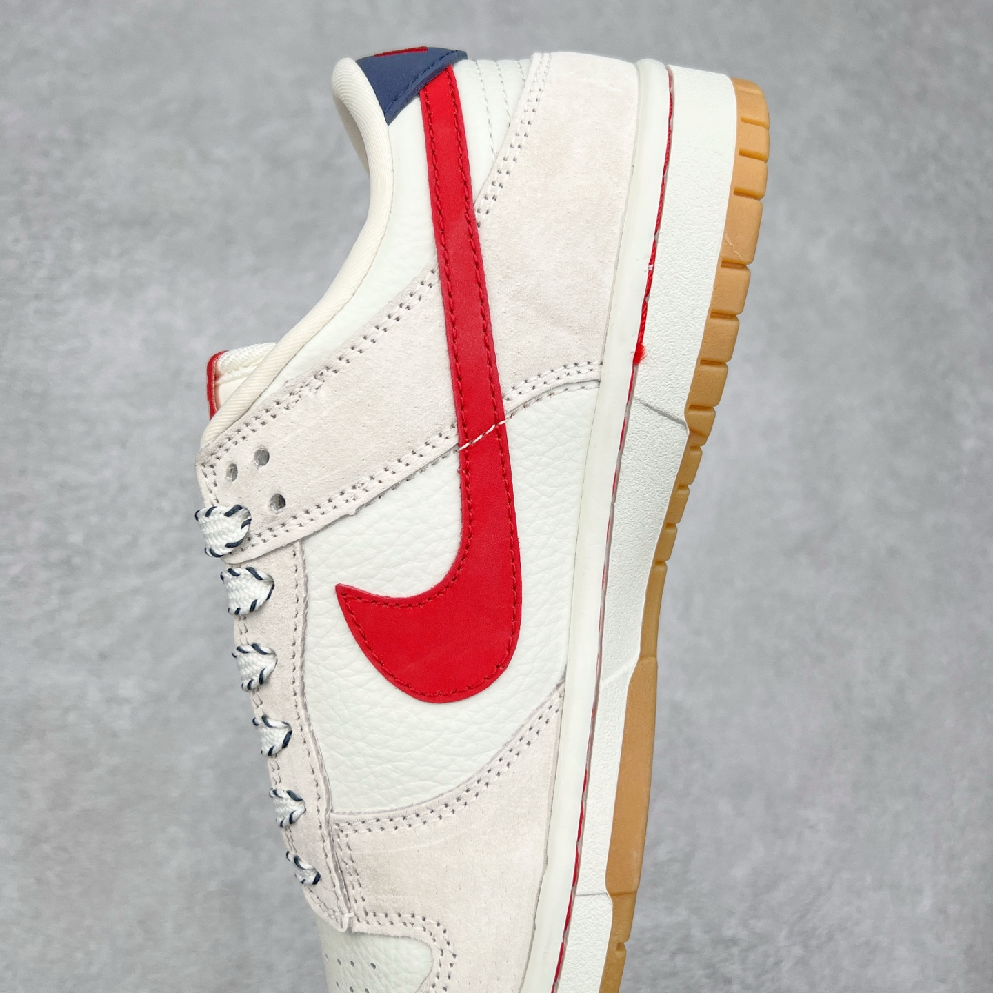 图片[7]-NK Dunk Low 定制配色 CH6336-228 大厂出品 极力推荐 原装头层材料 独家版型蒸餾加工帶來的是更好的视觉和脚感体验大厂纯原品质出货 清洁度 电绣工艺 皮料切割干净无任何毛边 细节完美 实拍调校N版已经零色差零失真 百分百还原实物色彩所见即所得 不存在货不对板色差等低级问题 选购参考实物拍摄 不混卖不参货 只用心做好货严格选品 承诺混一赔十 尺码：36 36.5 37.5 38 38.5 39 40 40.5 41 42 42.5 43 44 44.5 45-选品中心