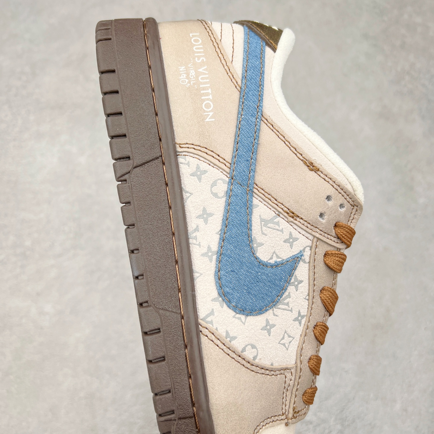 图片[6]-NK Dunk Low 定制配色 CH8311-235 大厂出品 极力推荐 原装头层材料 独家版型蒸餾加工帶來的是更好的视觉和脚感体验大厂纯原品质出货 清洁度 电绣工艺 皮料切割干净无任何毛边 细节完美 实拍调校N版已经零色差零失真 百分百还原实物色彩所见即所得 不存在货不对板色差等低级问题 选购参考实物拍摄 不混卖不参货 只用心做好货严格选品 承诺混一赔十 尺码：36 36.5 37.5 38 38.5 39 40 40.5 41 42 42.5 43 44 44.5 45-选品中心