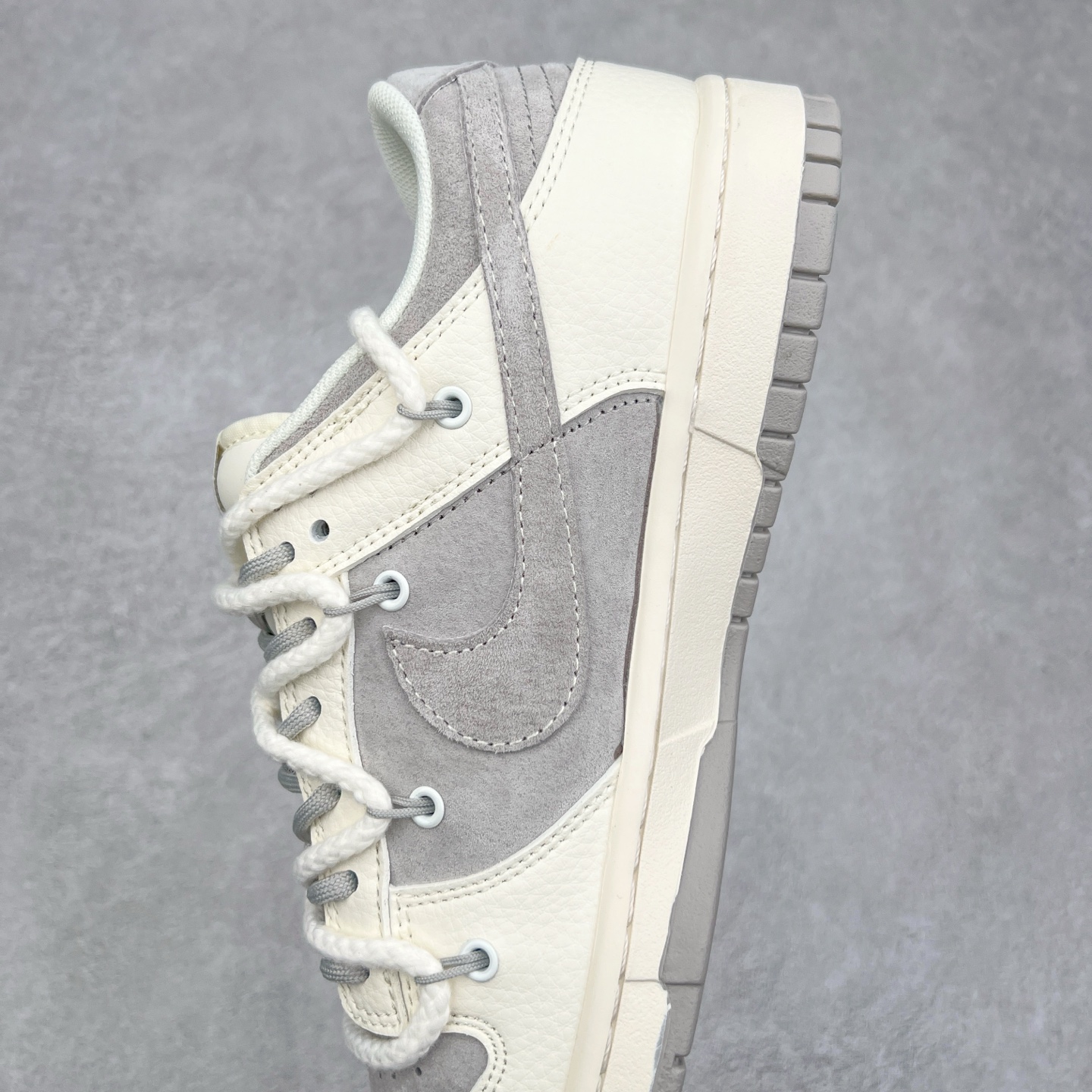 图片[7]-NK Dunk Low 定制配色 YC5066-261 大厂出品 极力推荐 原装头层材料 独家版型蒸餾加工帶來的是更好的视觉和脚感体验大厂纯原品质出货 清洁度 电绣工艺 皮料切割干净无任何毛边 细节完美 实拍调校N版已经零色差零失真 百分百还原实物色彩所见即所得 不存在货不对板色差等低级问题 选购参考实物拍摄 不混卖不参货 只用心做好货严格选品 承诺混一赔十 尺码：36 36.5 37.5 38 38.5 39 40 40.5 41 42 42.5 43 44 44.5 45-选品中心