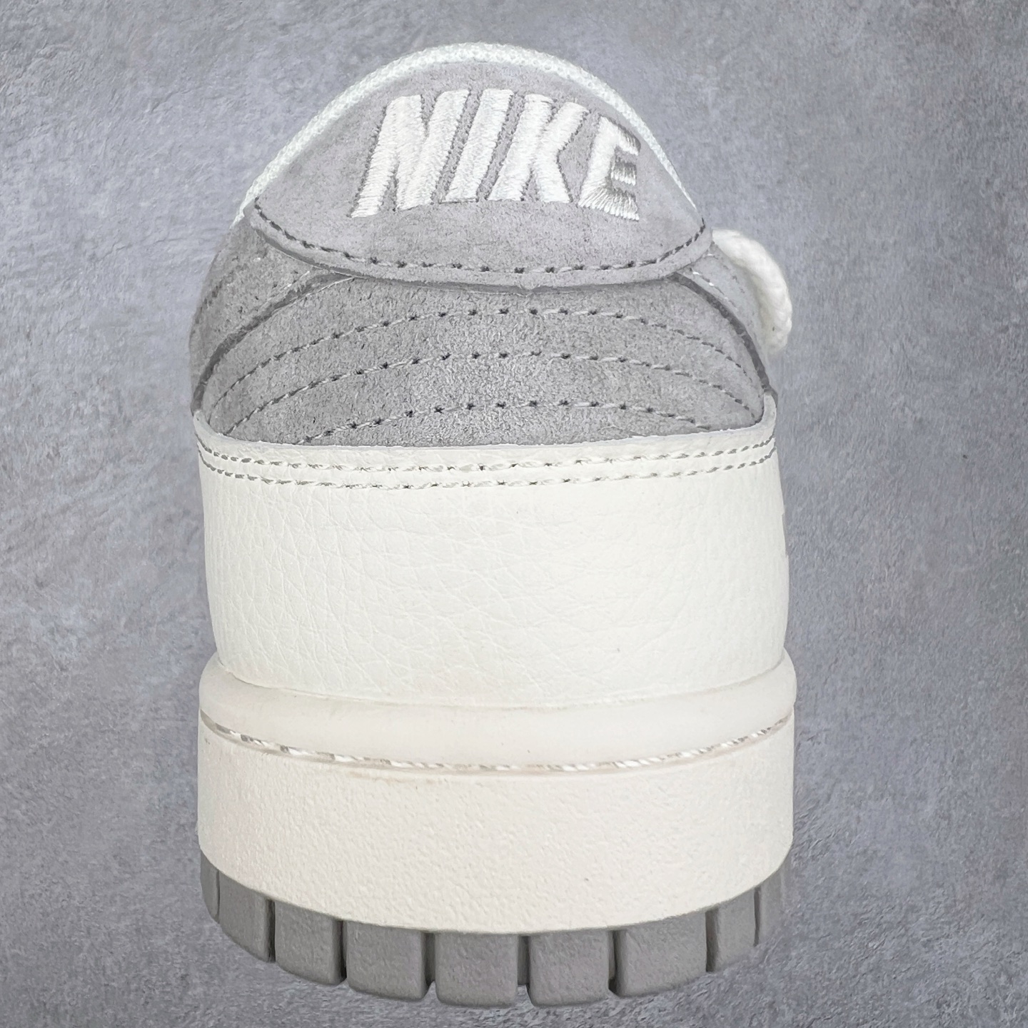 图片[8]-NK Dunk Low 定制配色 YC5066-261 大厂出品 极力推荐 原装头层材料 独家版型蒸餾加工帶來的是更好的视觉和脚感体验大厂纯原品质出货 清洁度 电绣工艺 皮料切割干净无任何毛边 细节完美 实拍调校N版已经零色差零失真 百分百还原实物色彩所见即所得 不存在货不对板色差等低级问题 选购参考实物拍摄 不混卖不参货 只用心做好货严格选品 承诺混一赔十 尺码：36 36.5 37.5 38 38.5 39 40 40.5 41 42 42.5 43 44 44.5 45-选品中心